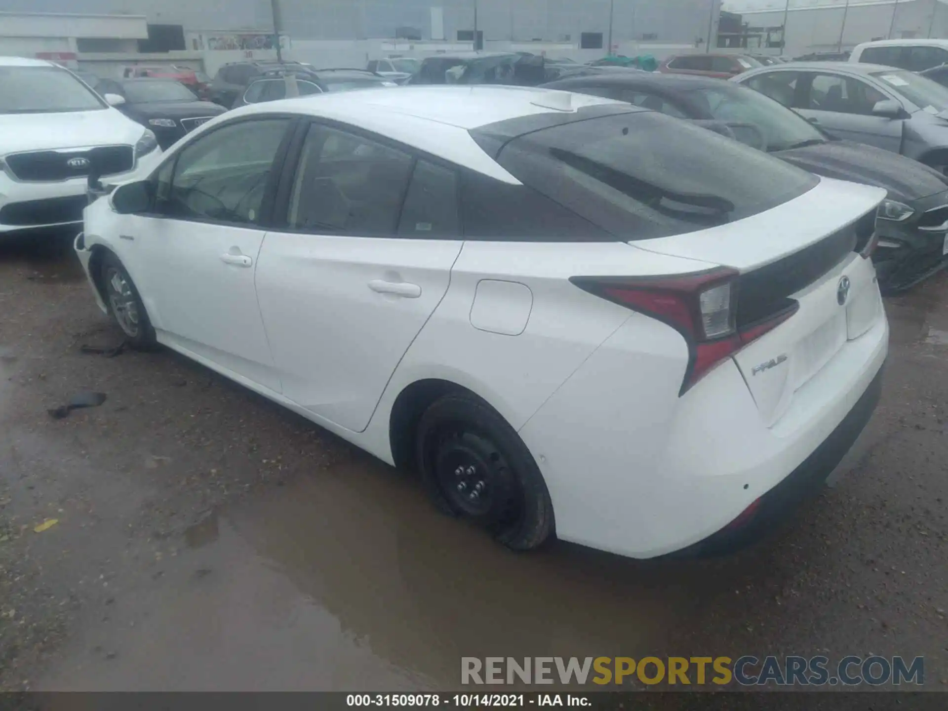 3 Фотография поврежденного автомобиля JTDKARFUXL3109959 TOYOTA PRIUS 2020