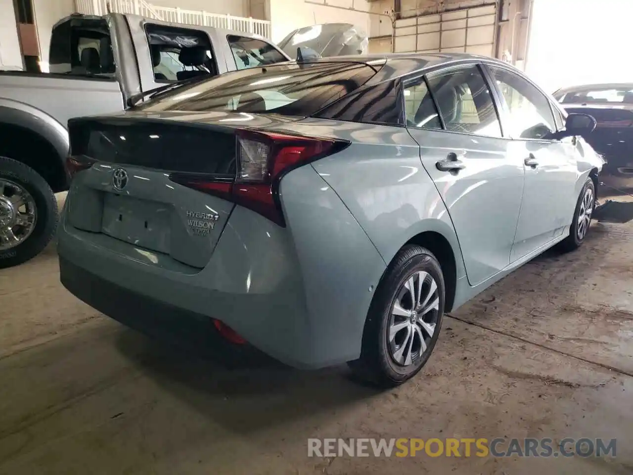 4 Photograph of a damaged car JTDL9RFU1L3015000 TOYOTA PRIUS 2020