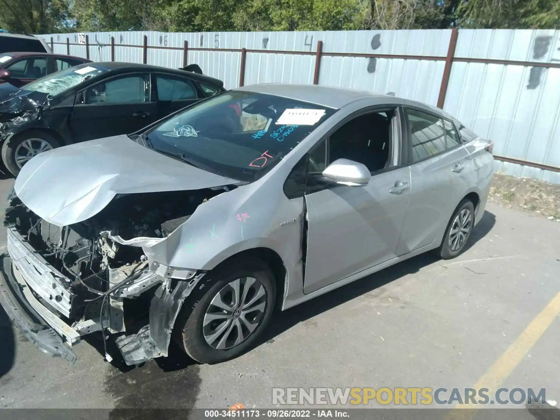 2 Фотография поврежденного автомобиля JTDL9RFU1L3015031 TOYOTA PRIUS 2020