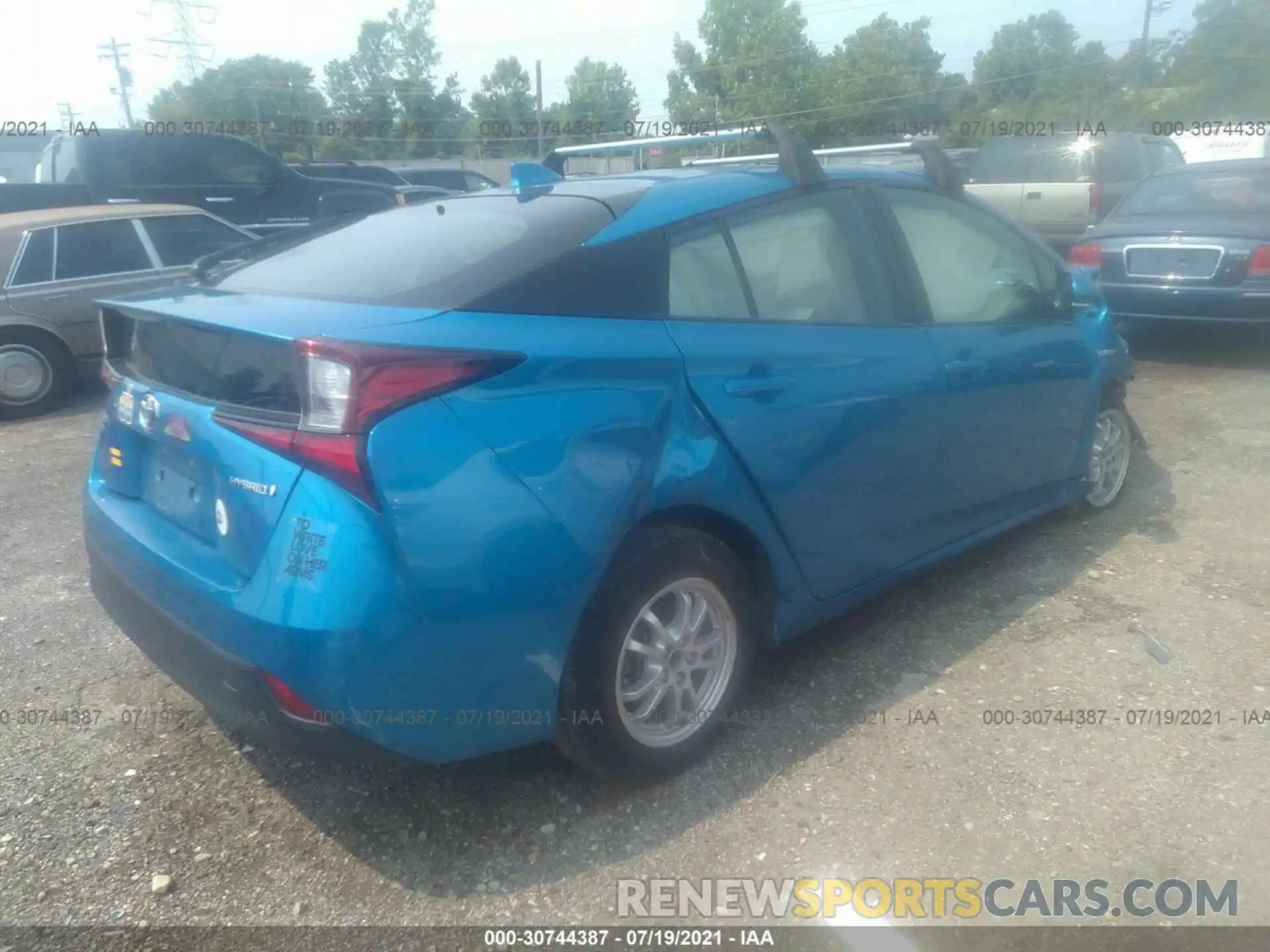 4 Photograph of a damaged car JTDL9RFU2L3013532 TOYOTA PRIUS 2020