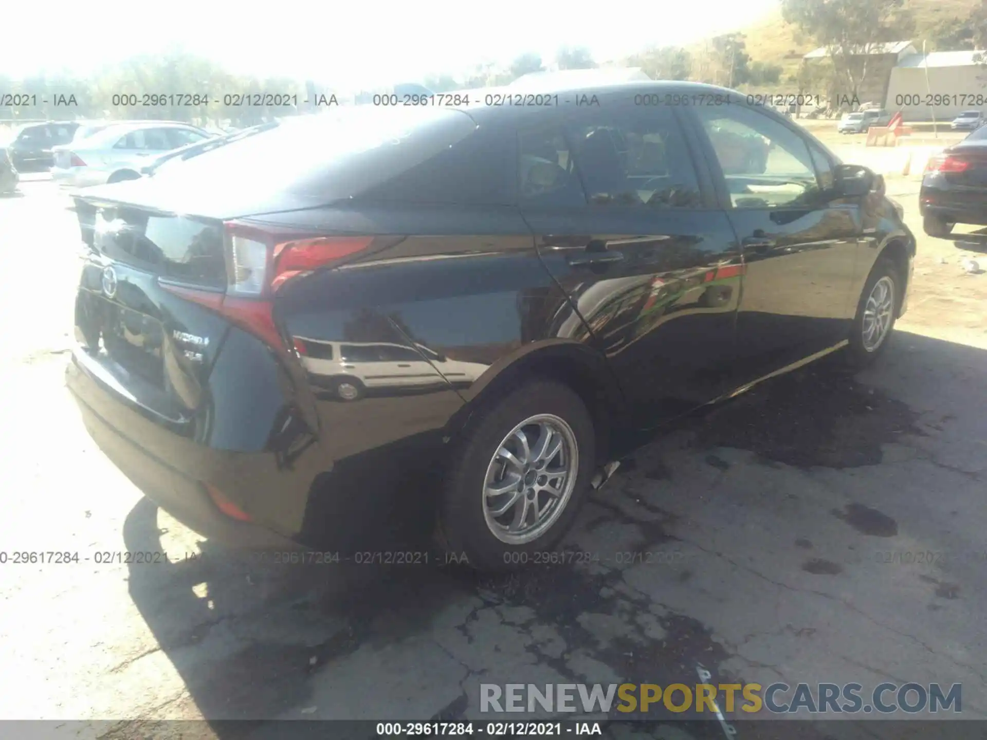 4 Photograph of a damaged car JTDL9RFU2L3019475 TOYOTA PRIUS 2020