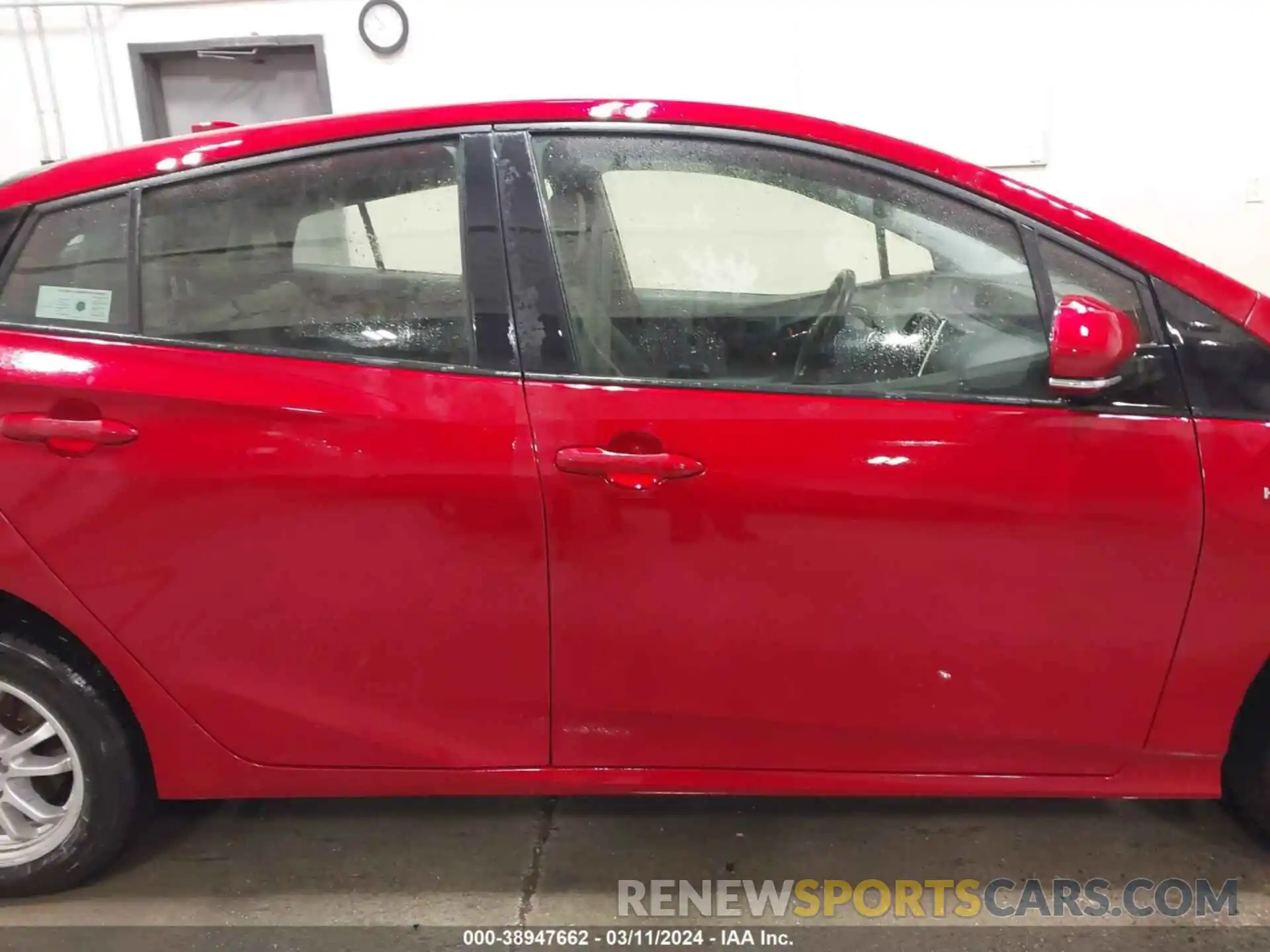 14 Photograph of a damaged car JTDL9RFU2L3020321 TOYOTA PRIUS 2020