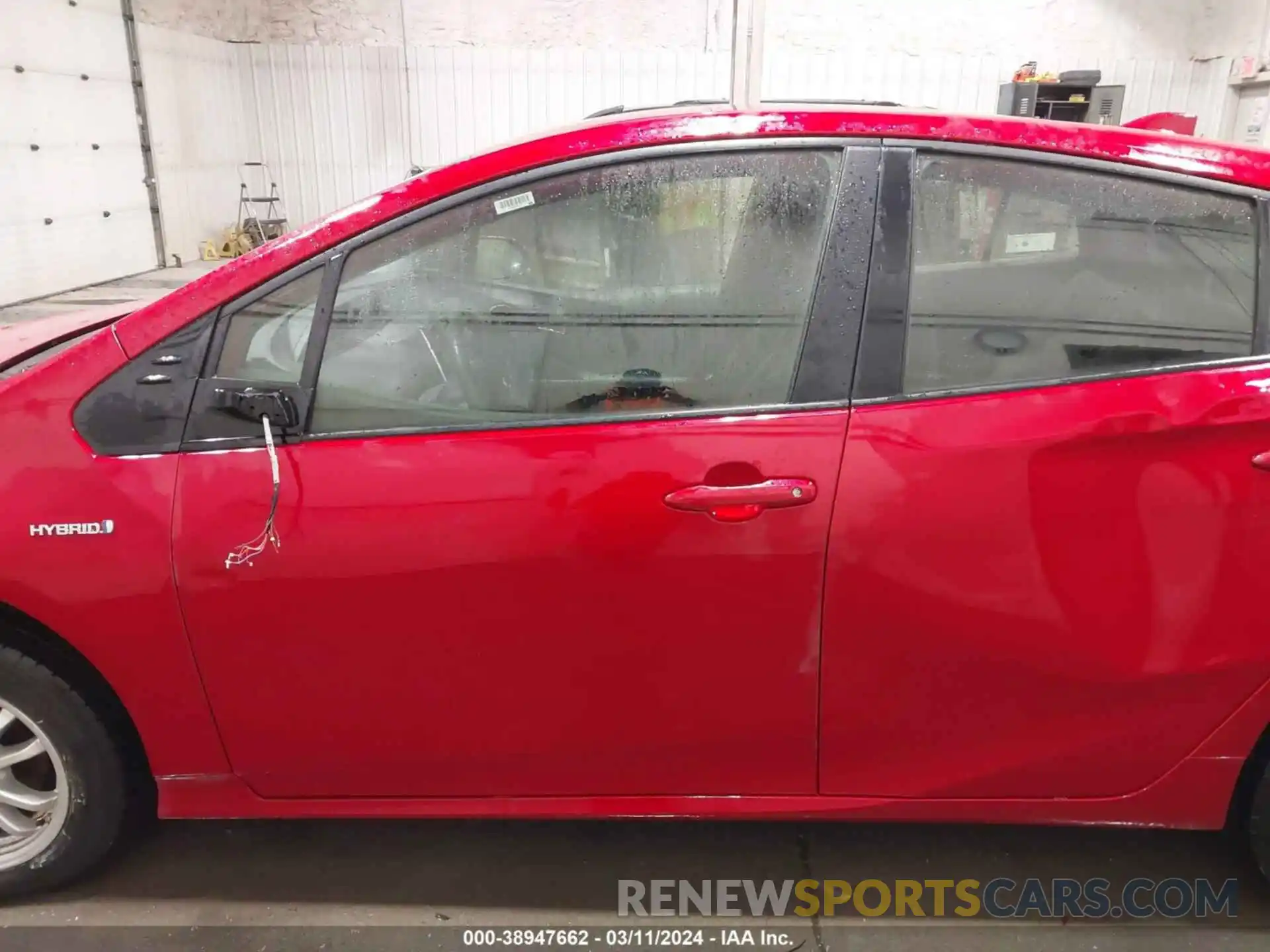 15 Photograph of a damaged car JTDL9RFU2L3020321 TOYOTA PRIUS 2020