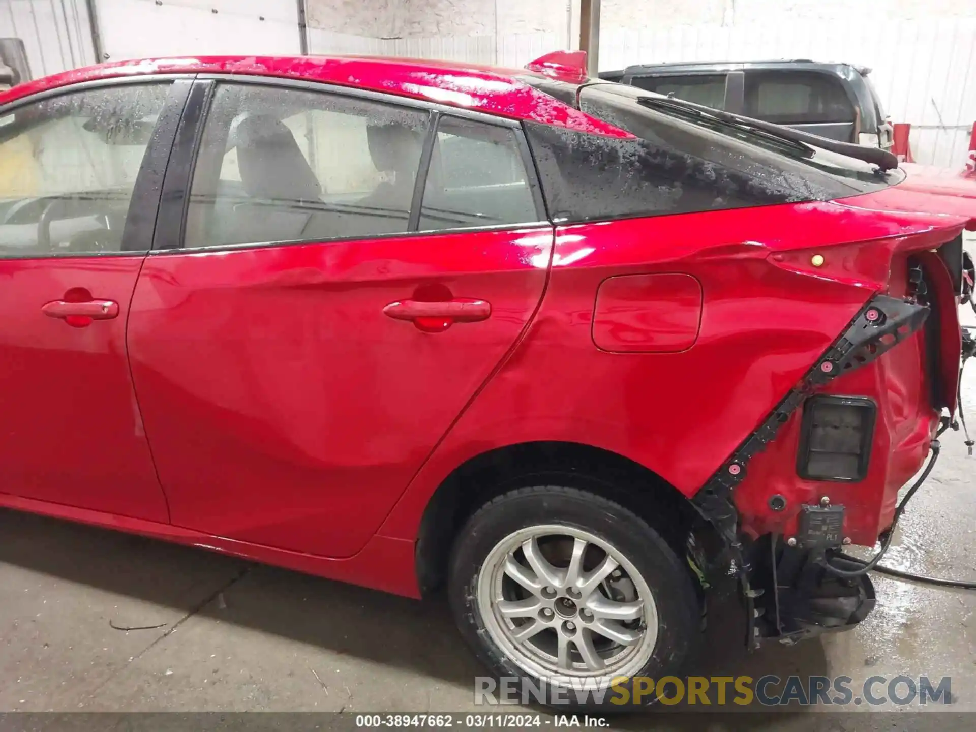 18 Photograph of a damaged car JTDL9RFU2L3020321 TOYOTA PRIUS 2020