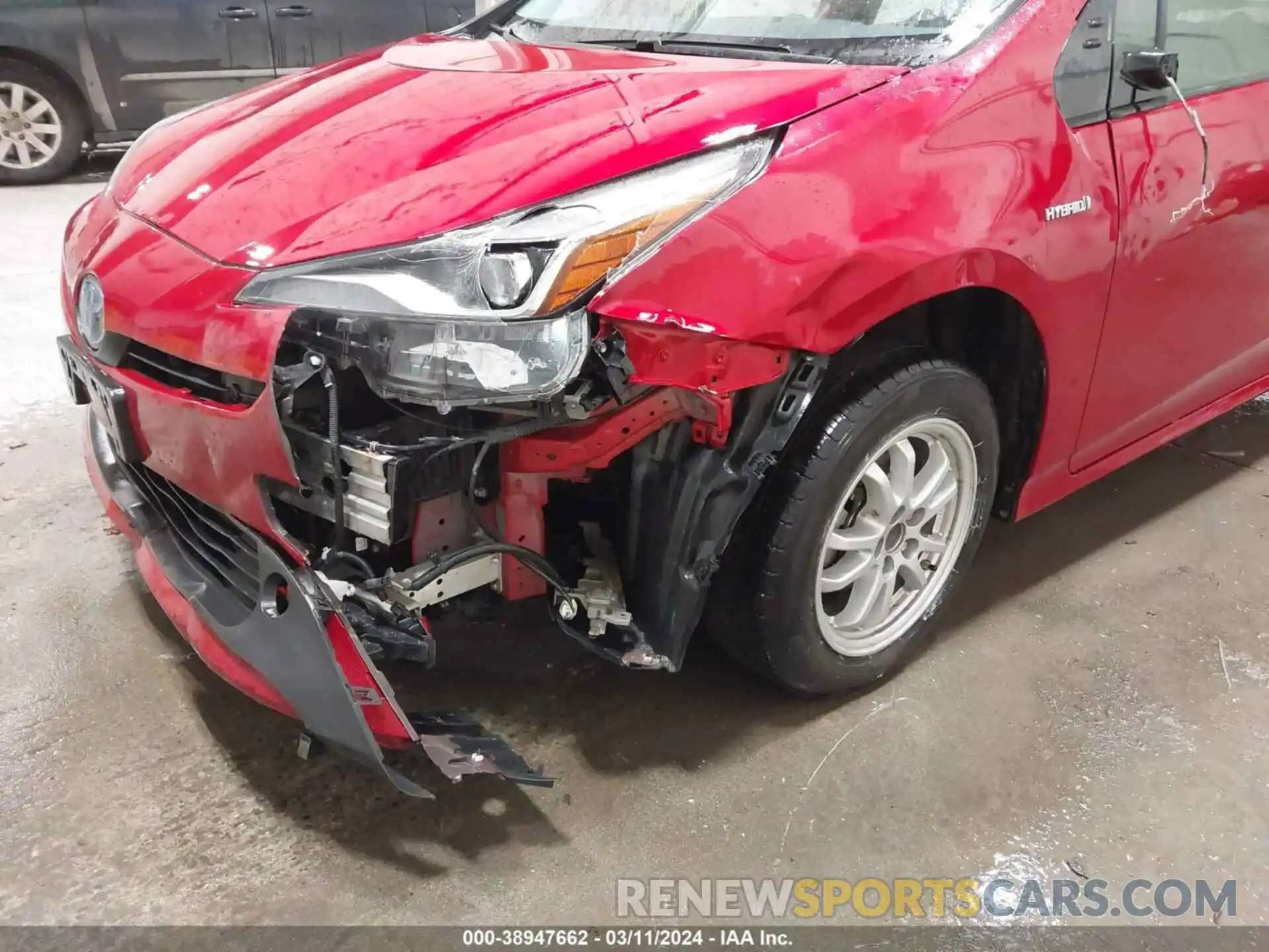 19 Photograph of a damaged car JTDL9RFU2L3020321 TOYOTA PRIUS 2020