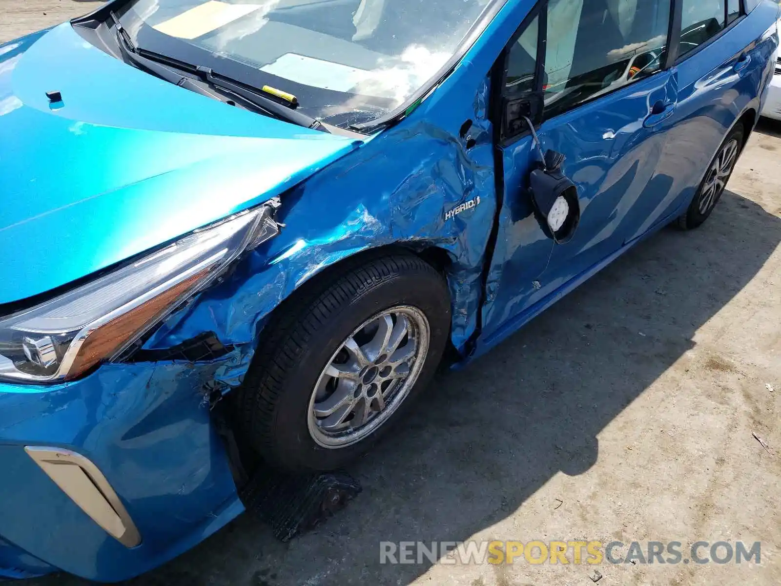 9 Photograph of a damaged car JTDL9RFU3L3021137 TOYOTA PRIUS 2020