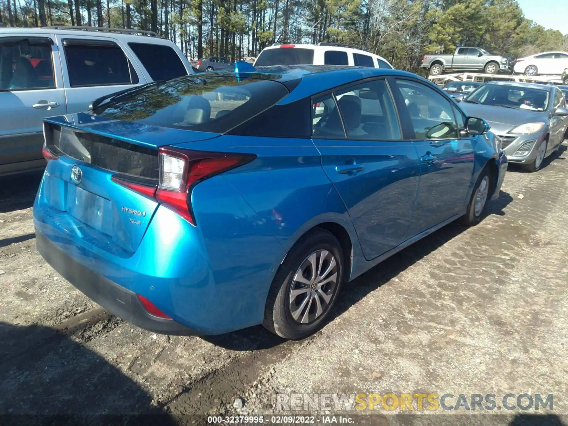 4 Photograph of a damaged car JTDL9RFU4L3017923 TOYOTA PRIUS 2020