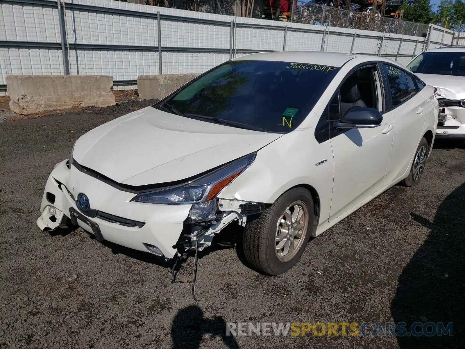 2 Фотография поврежденного автомобиля JTDL9RFU4L3019221 TOYOTA PRIUS 2020