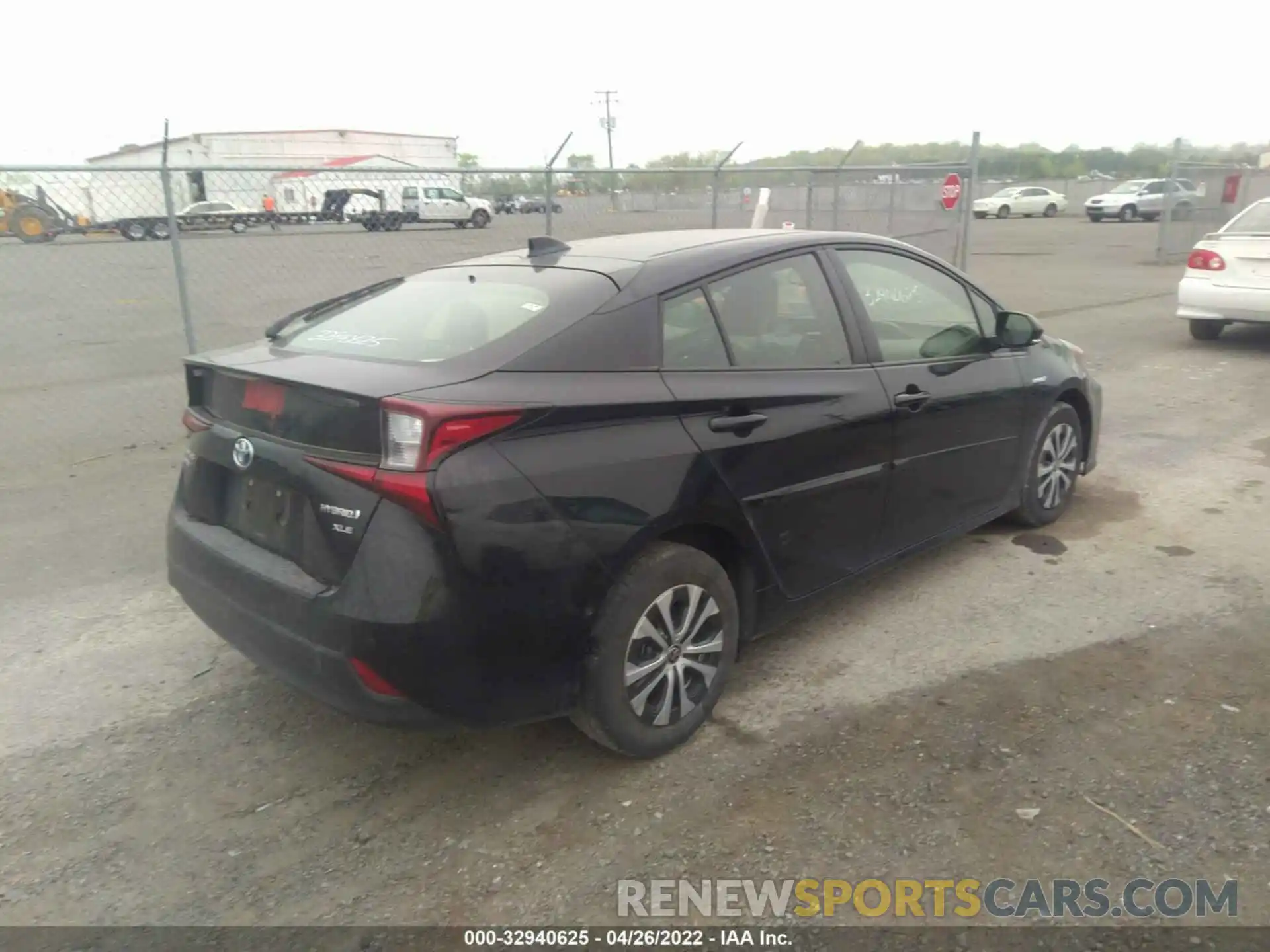 4 Photograph of a damaged car JTDL9RFU5L3015470 TOYOTA PRIUS 2020