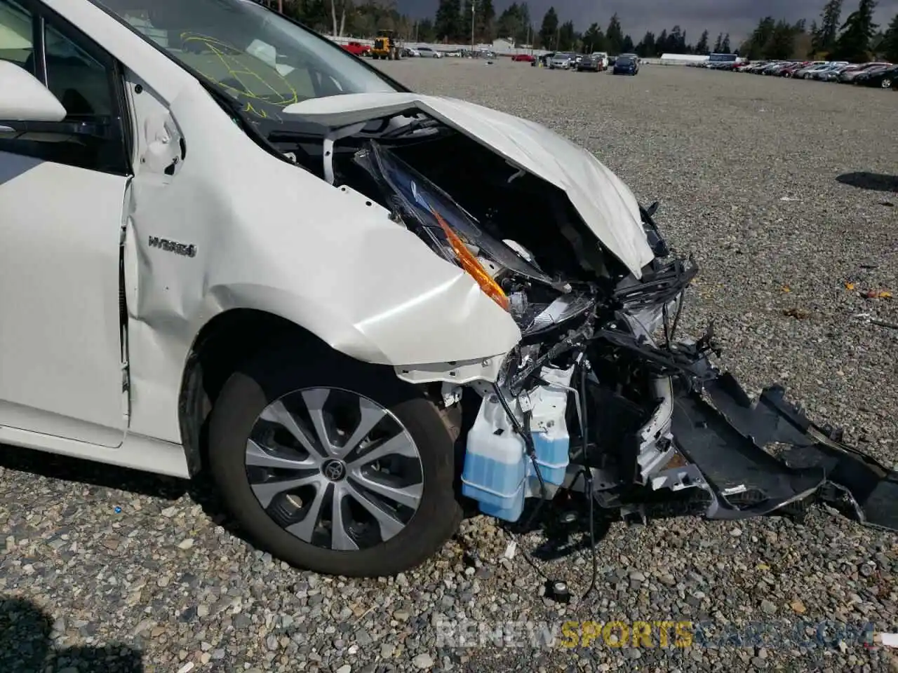 9 Photograph of a damaged car JTDL9RFU8L3020081 TOYOTA PRIUS 2020