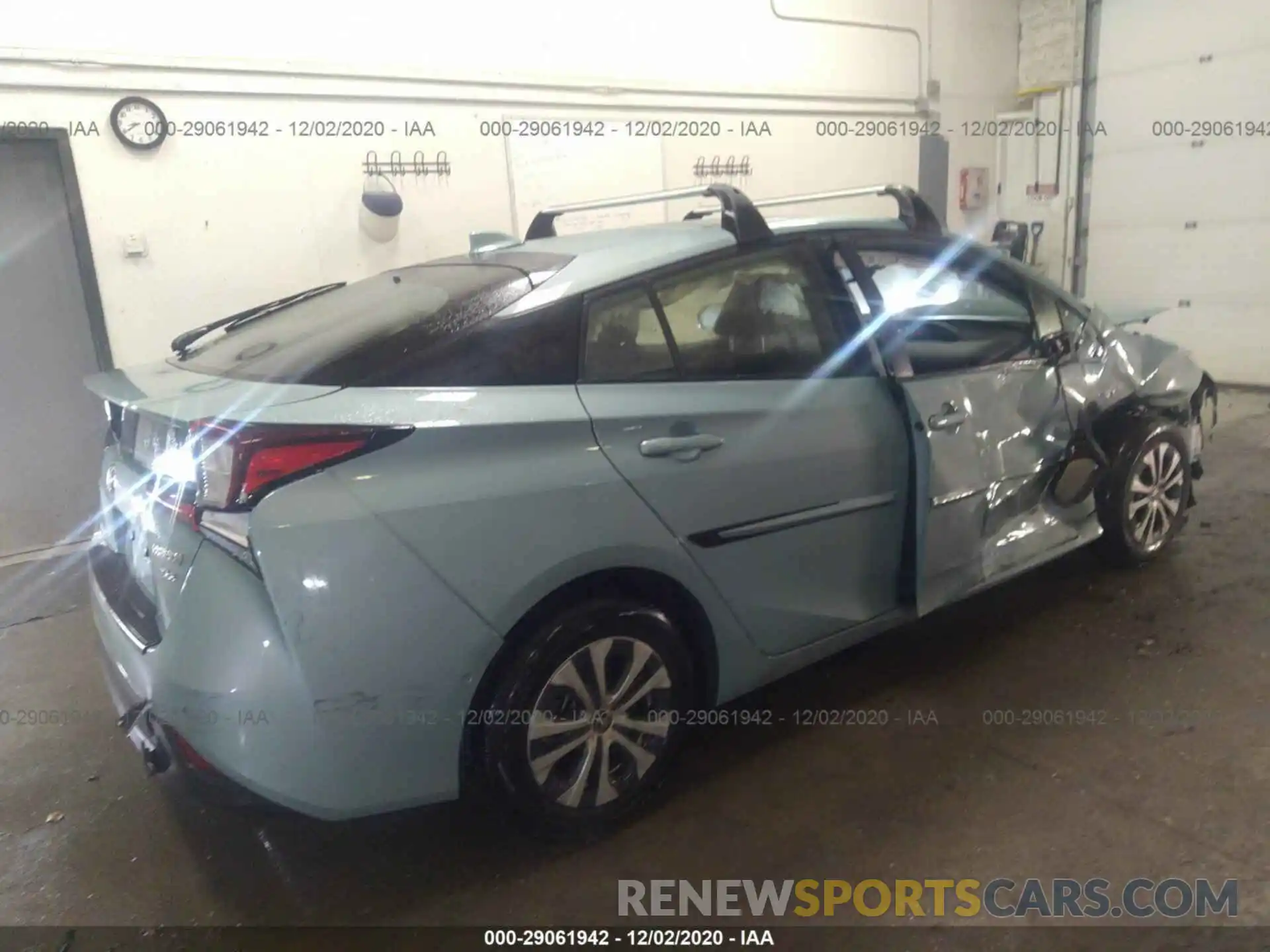 4 Photograph of a damaged car JTDL9RFU9L3017450 TOYOTA PRIUS 2020