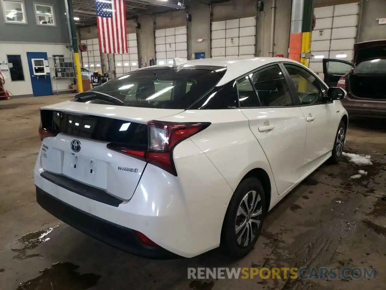 4 Photograph of a damaged car JTDL9RFU9L3018484 TOYOTA PRIUS 2020