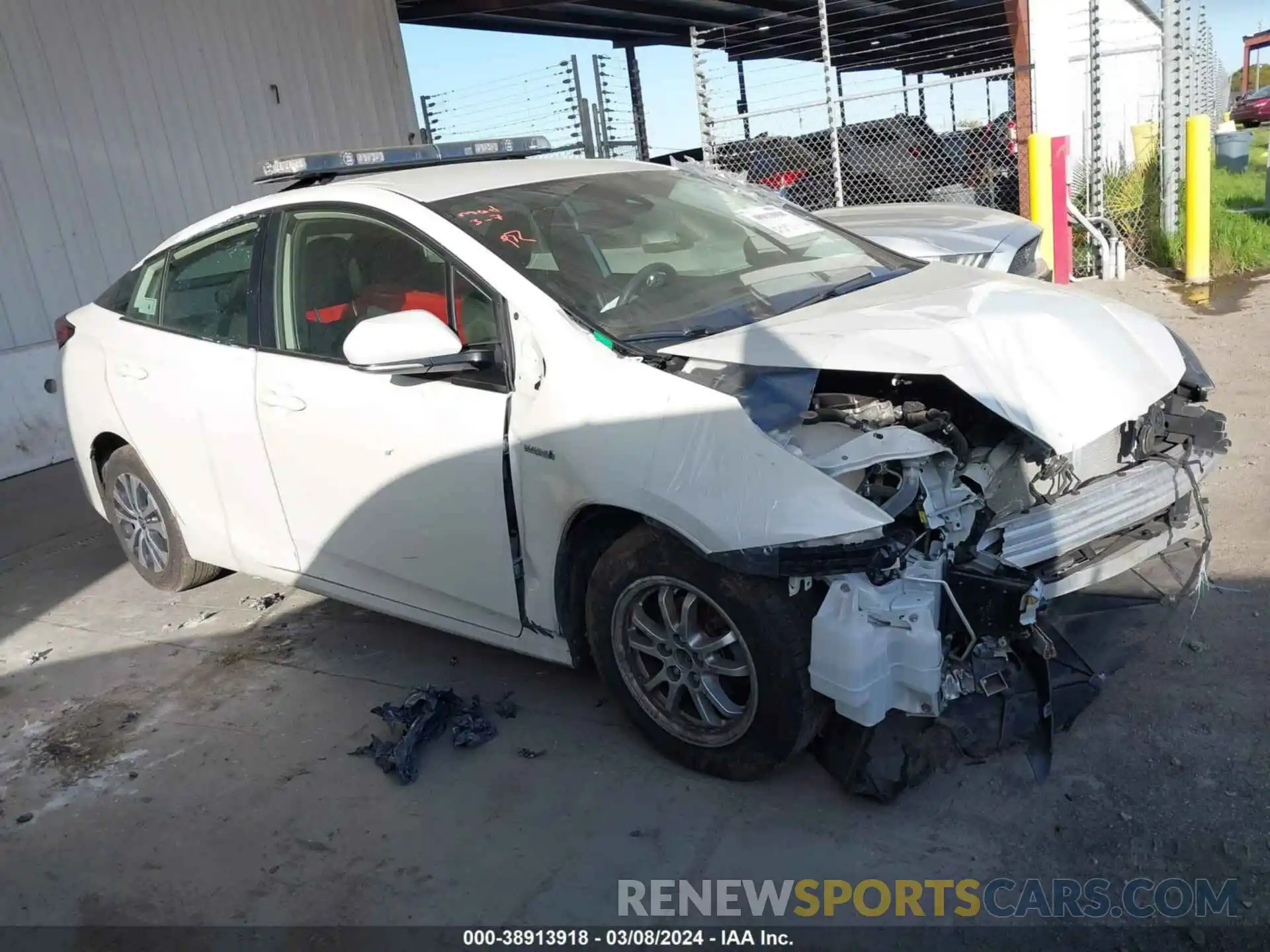 1 Photograph of a damaged car JTDL9RFU9L3019358 TOYOTA PRIUS 2020