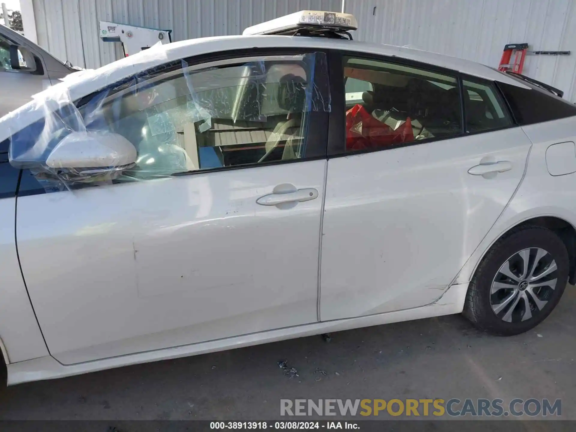 15 Photograph of a damaged car JTDL9RFU9L3019358 TOYOTA PRIUS 2020