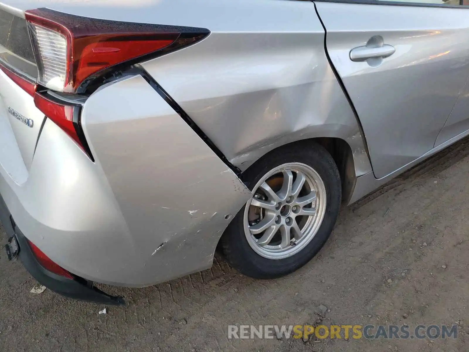 9 Photograph of a damaged car JTDL9RFUXL3013780 TOYOTA PRIUS 2020