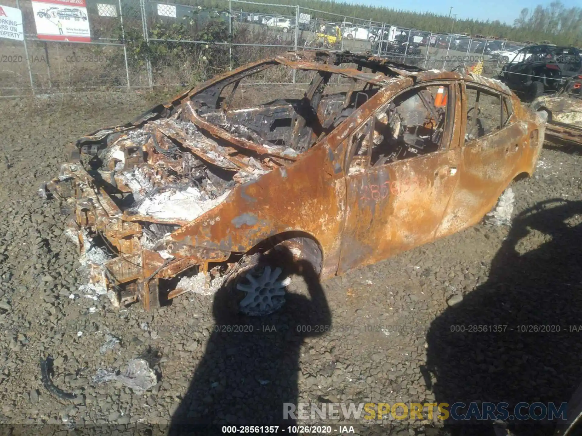 2 Фотография поврежденного автомобиля JTDL9RFUXL3017490 TOYOTA PRIUS 2020