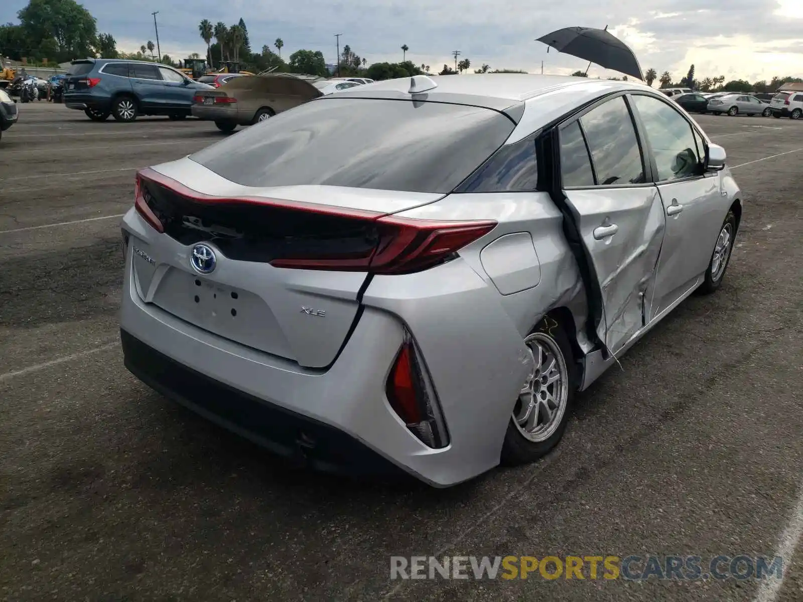 4 Photograph of a damaged car JTDKAMFP0M3181588 TOYOTA PRIUS 2021