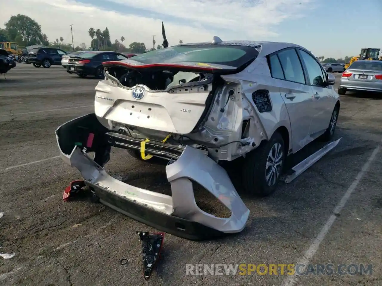 4 Photograph of a damaged car JTDKAMFP2M3169023 TOYOTA PRIUS 2021