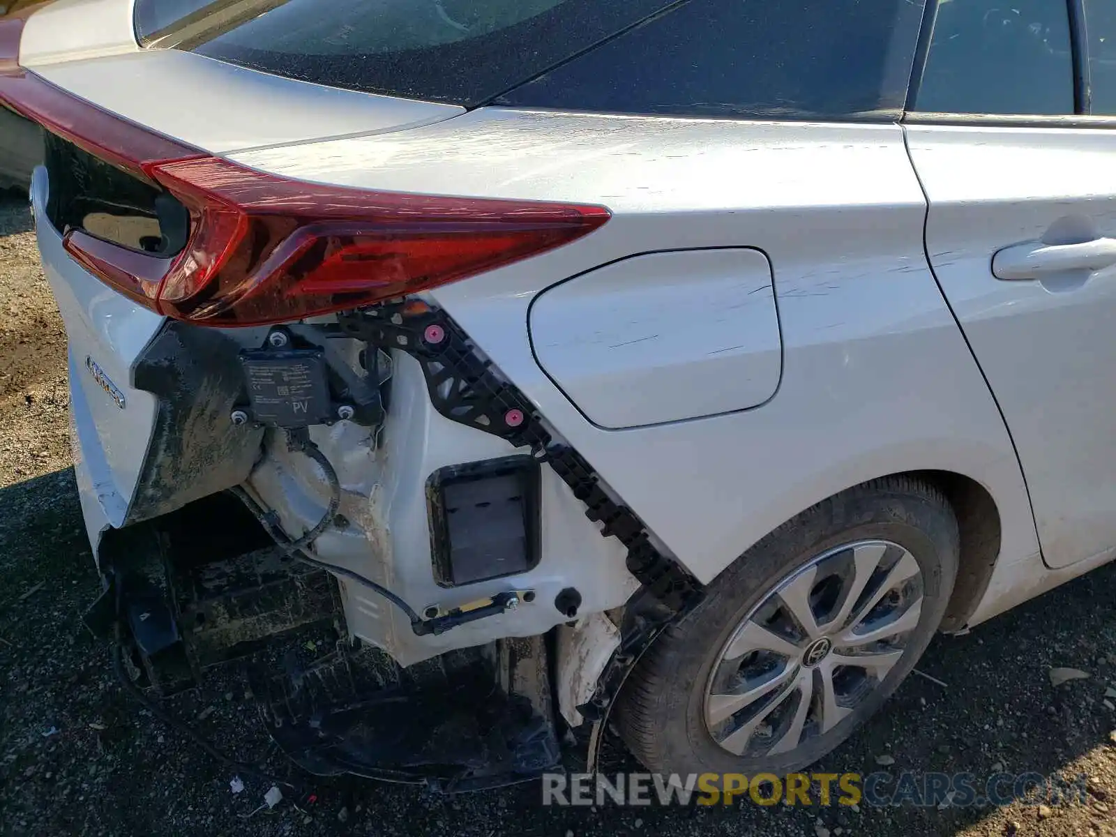 9 Photograph of a damaged car JTDKAMFP2M3195170 TOYOTA PRIUS 2021