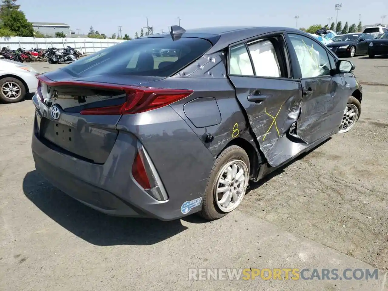 4 Photograph of a damaged car JTDKAMFP6M3192045 TOYOTA PRIUS 2021