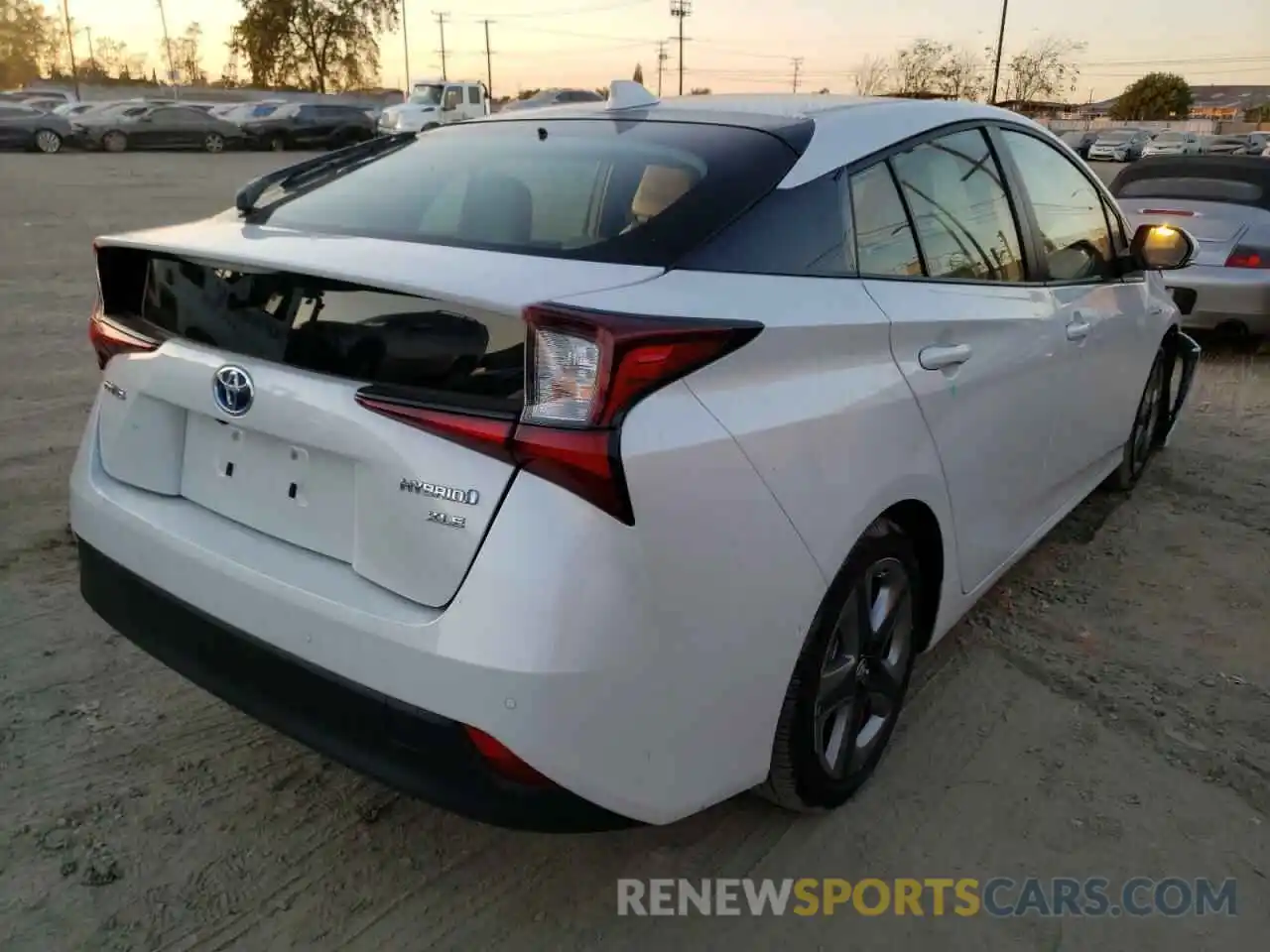 4 Photograph of a damaged car JTDKAMFU0M3133322 TOYOTA PRIUS 2021