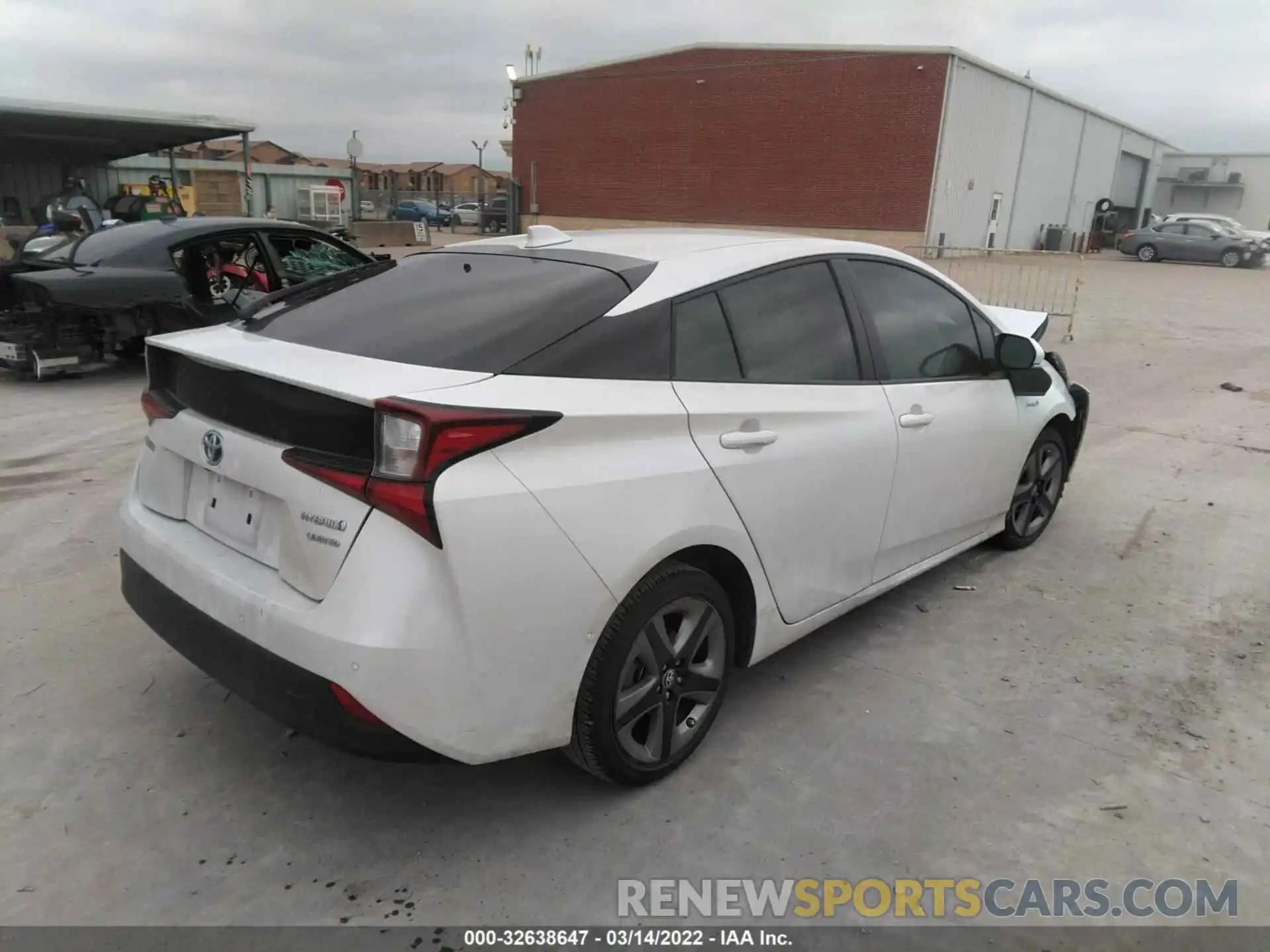 4 Фотография поврежденного автомобиля JTDKAMFU7M3132233 TOYOTA PRIUS 2021