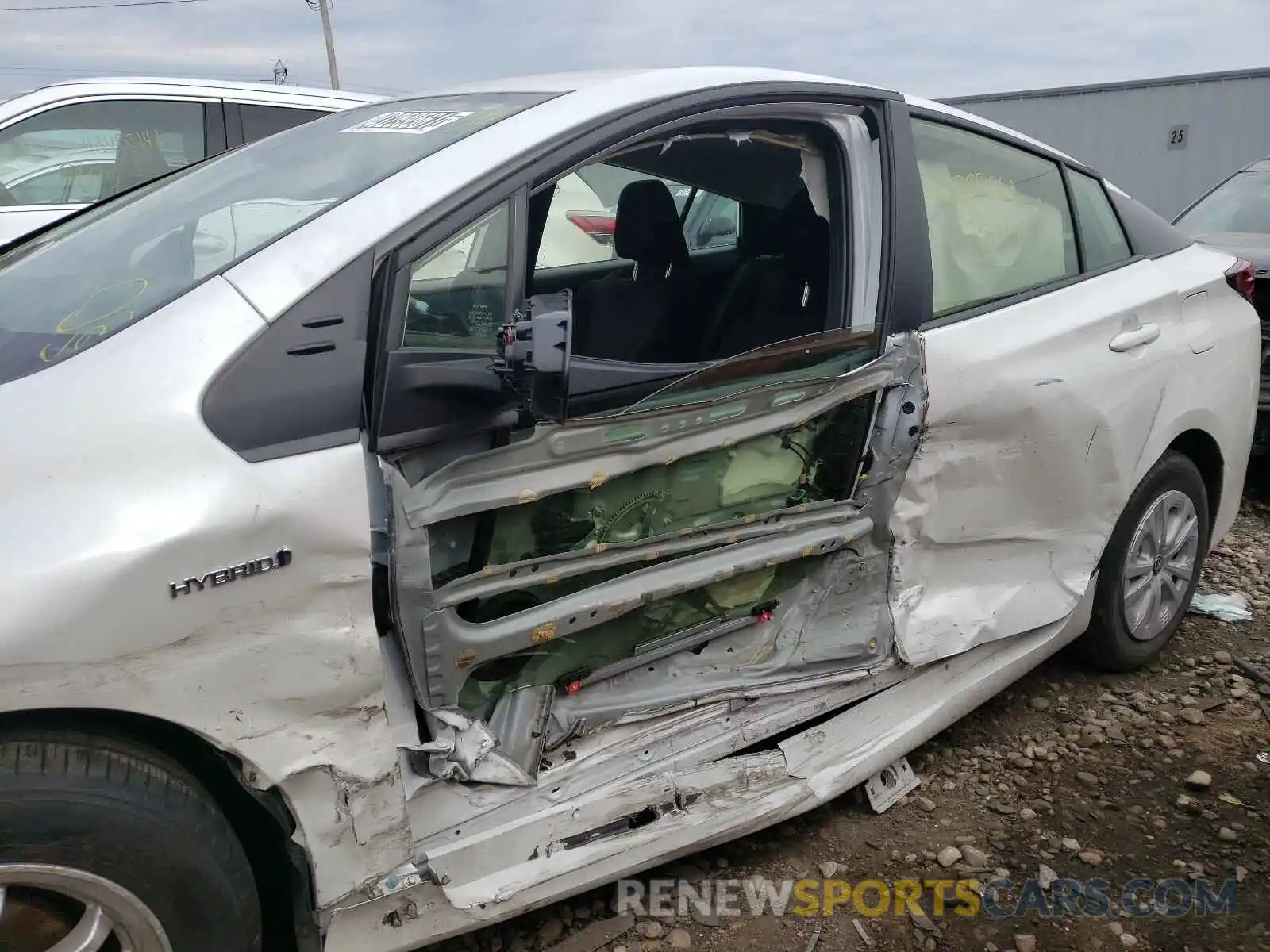 10 Photograph of a damaged car JTDKAMFU9M3136557 TOYOTA PRIUS 2021