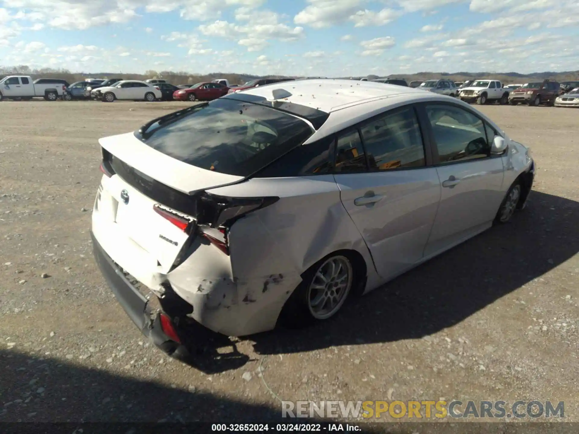 4 Photograph of a damaged car JTDL9MFU0M3031192 TOYOTA PRIUS 2021