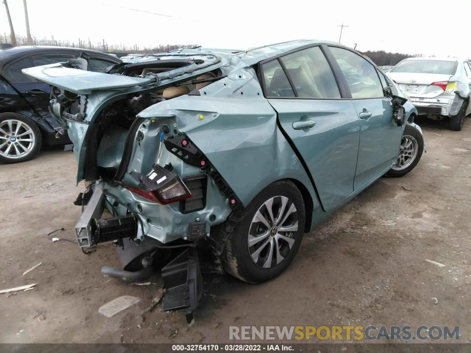 4 Photograph of a damaged car JTDL9MFU1M3030603 TOYOTA PRIUS 2021