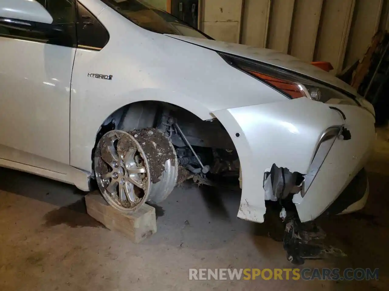 9 Photograph of a damaged car JTDL9MFU5M3027249 TOYOTA PRIUS 2021