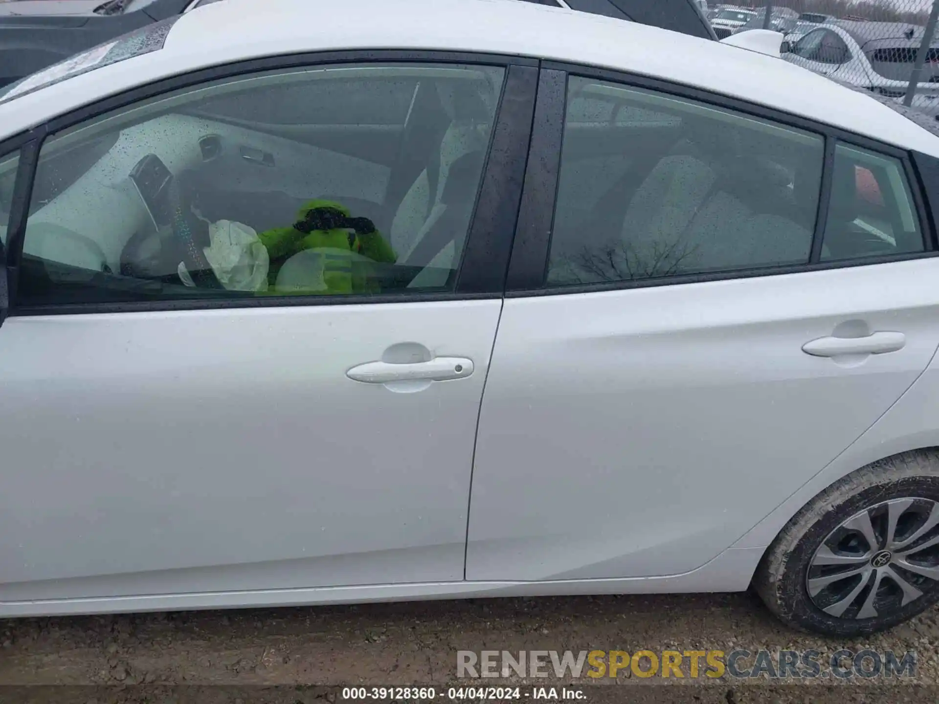 13 Photograph of a damaged car JTDL9MFU7M3026927 TOYOTA PRIUS 2021