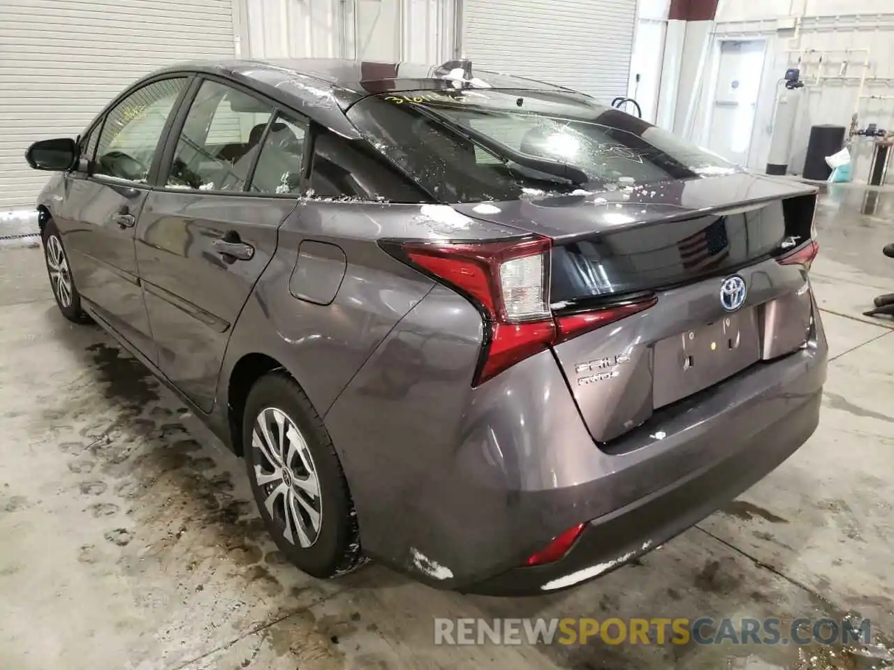 3 Photograph of a damaged car JTDL9MFUXM3027103 TOYOTA PRIUS 2021