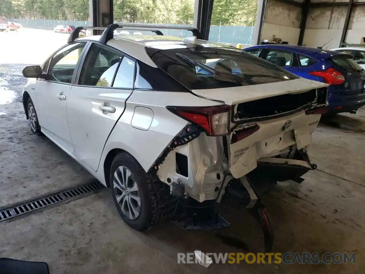 3 Photograph of a damaged car JTDL9MFUXM3027232 TOYOTA PRIUS 2021