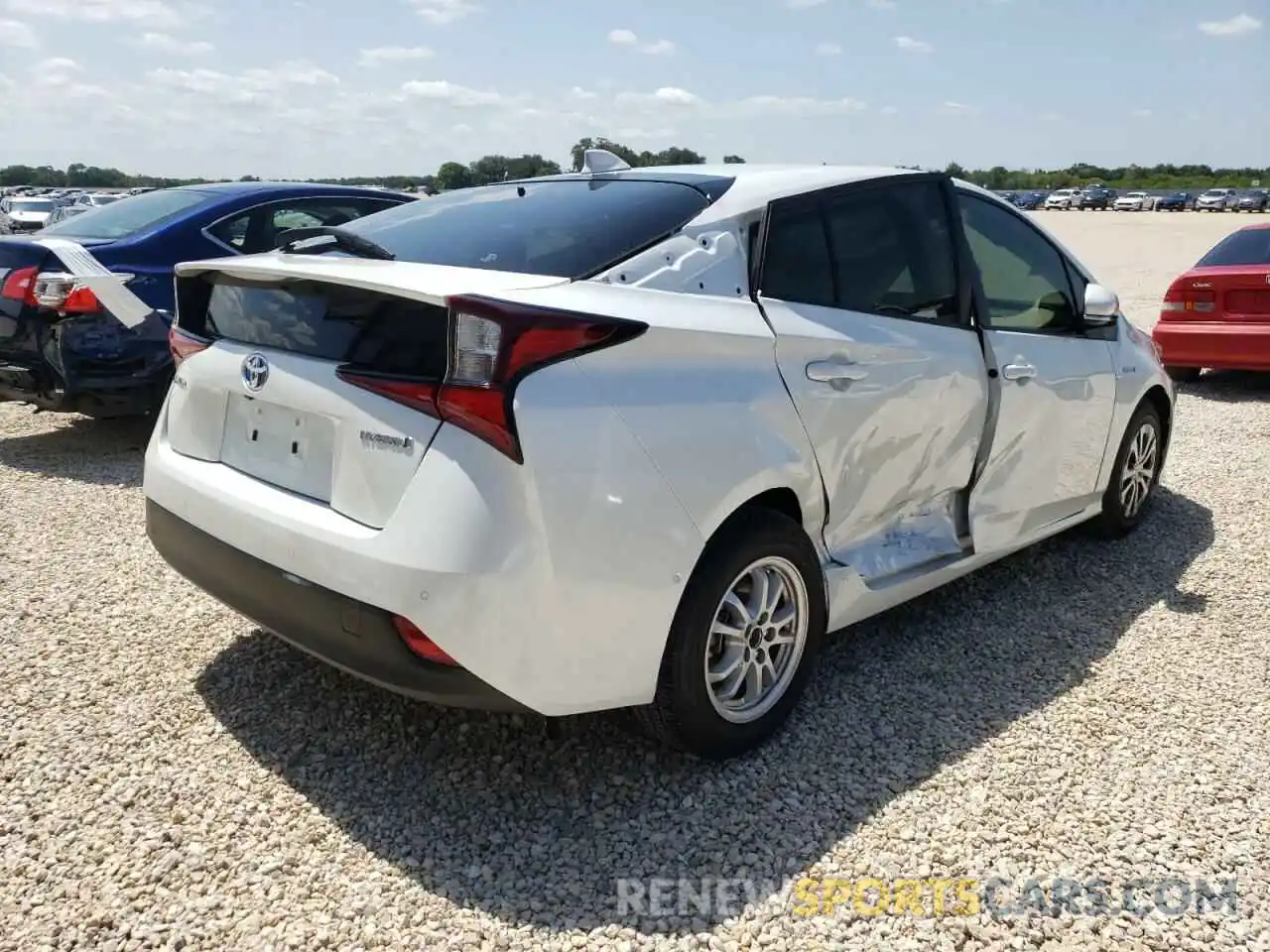 4 Photograph of a damaged car JTDL9MFUXM3031197 TOYOTA PRIUS 2021