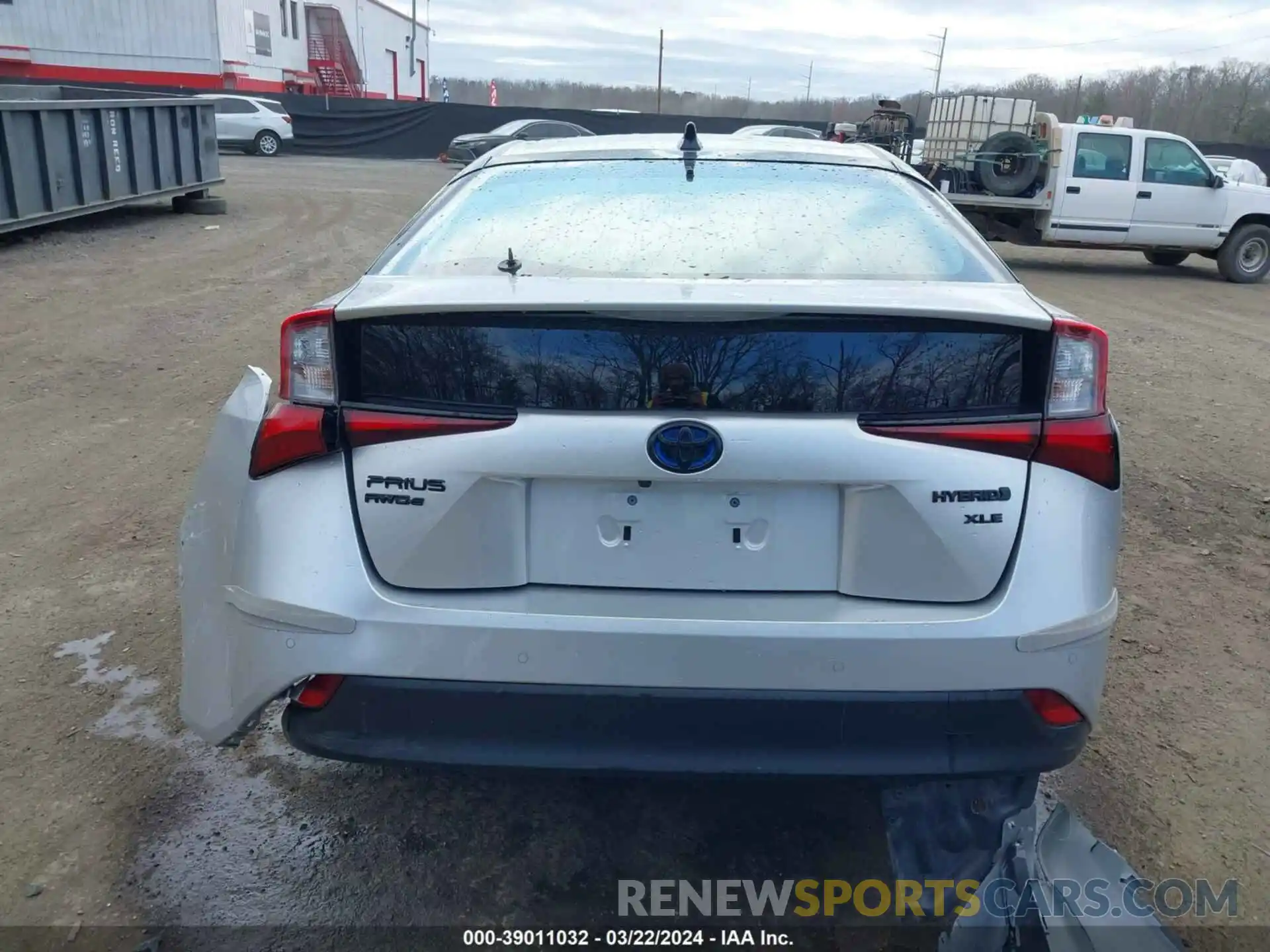 17 Photograph of a damaged car JTDL9MFU1N3033275 TOYOTA PRIUS 2022