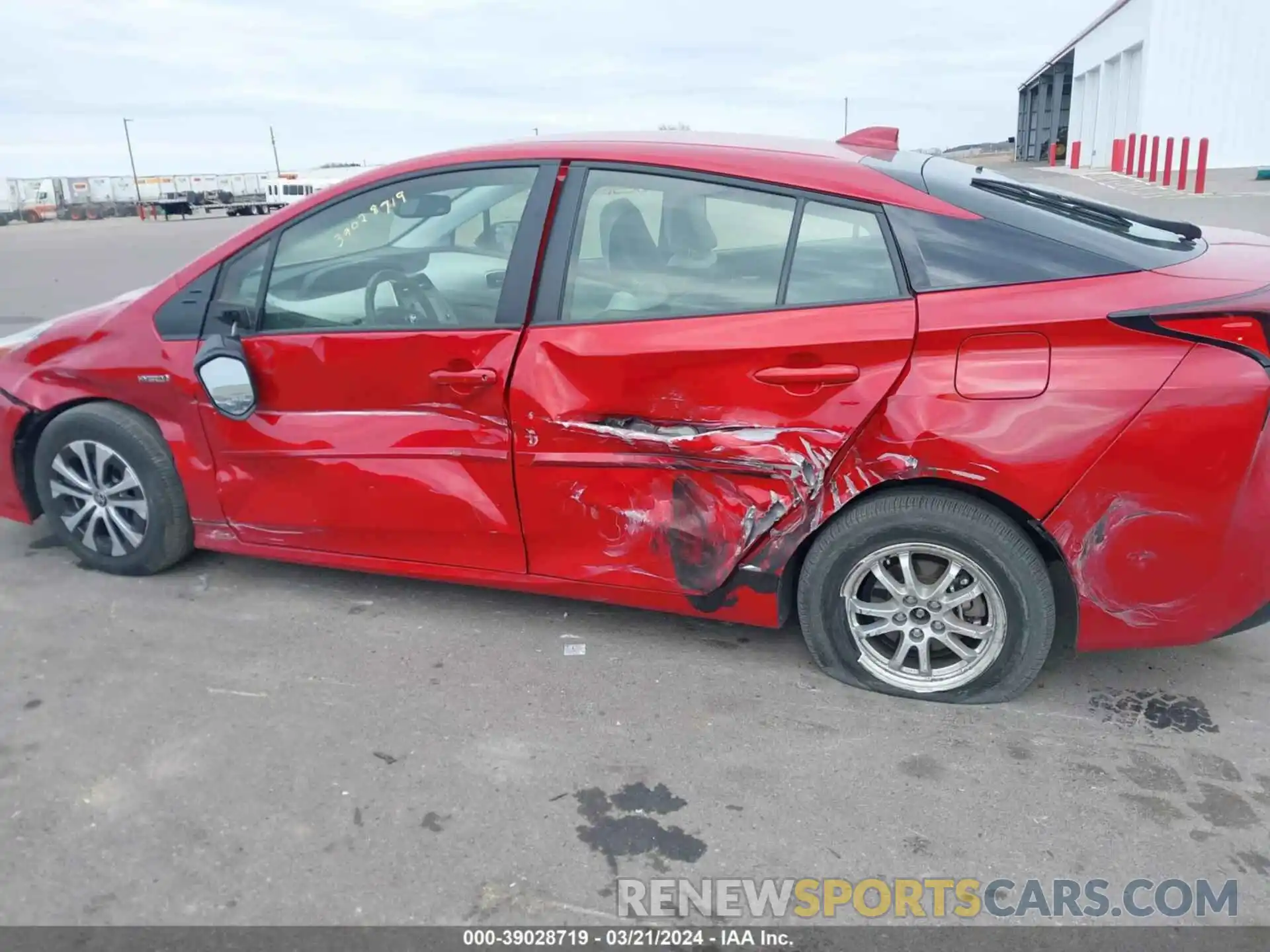 14 Photograph of a damaged car JTDL9MFU7N3038318 TOYOTA PRIUS 2022