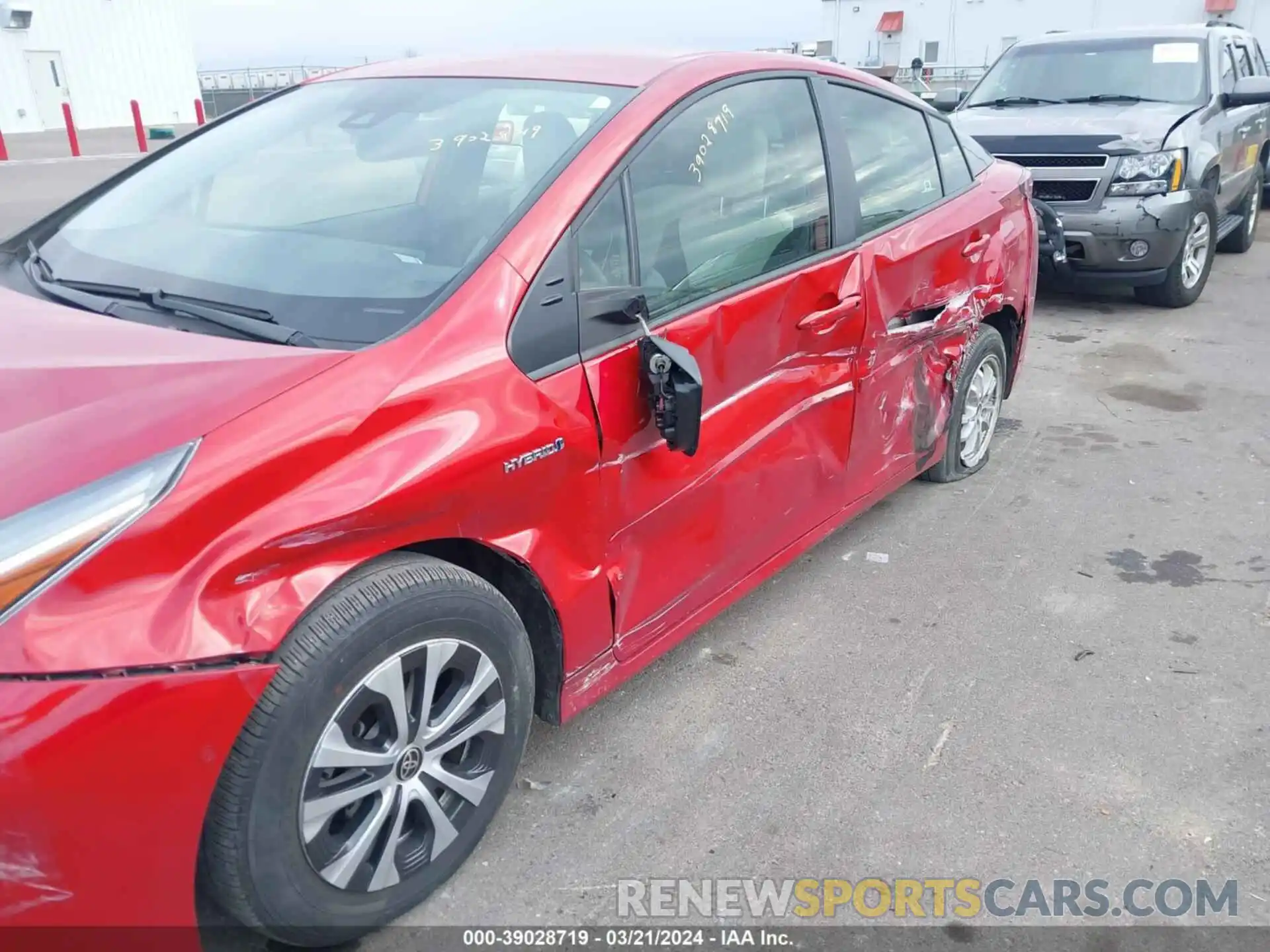 6 Photograph of a damaged car JTDL9MFU7N3038318 TOYOTA PRIUS 2022