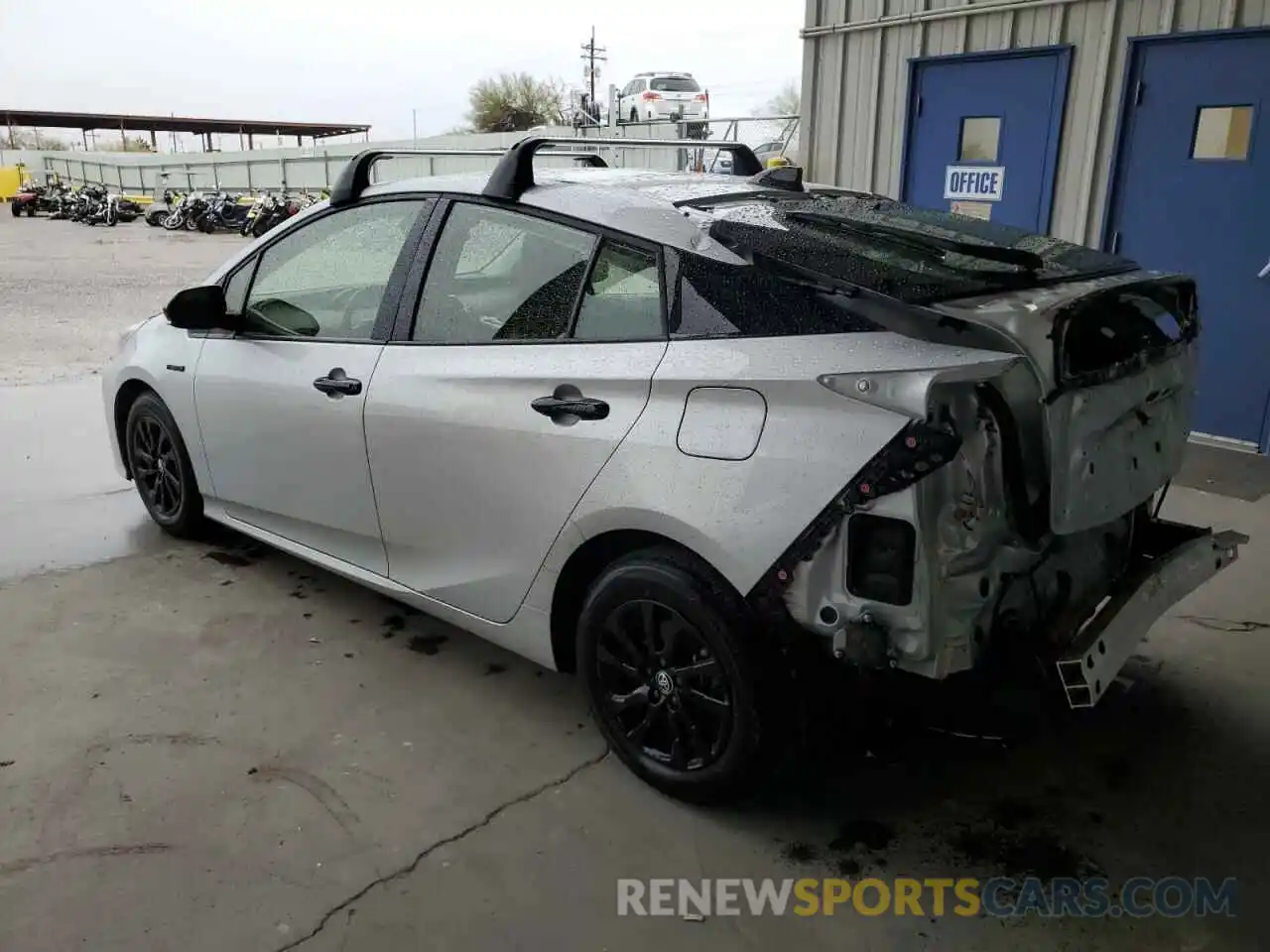 2 Photograph of a damaged car JTDL9MFU8N3035928 TOYOTA PRIUS 2022