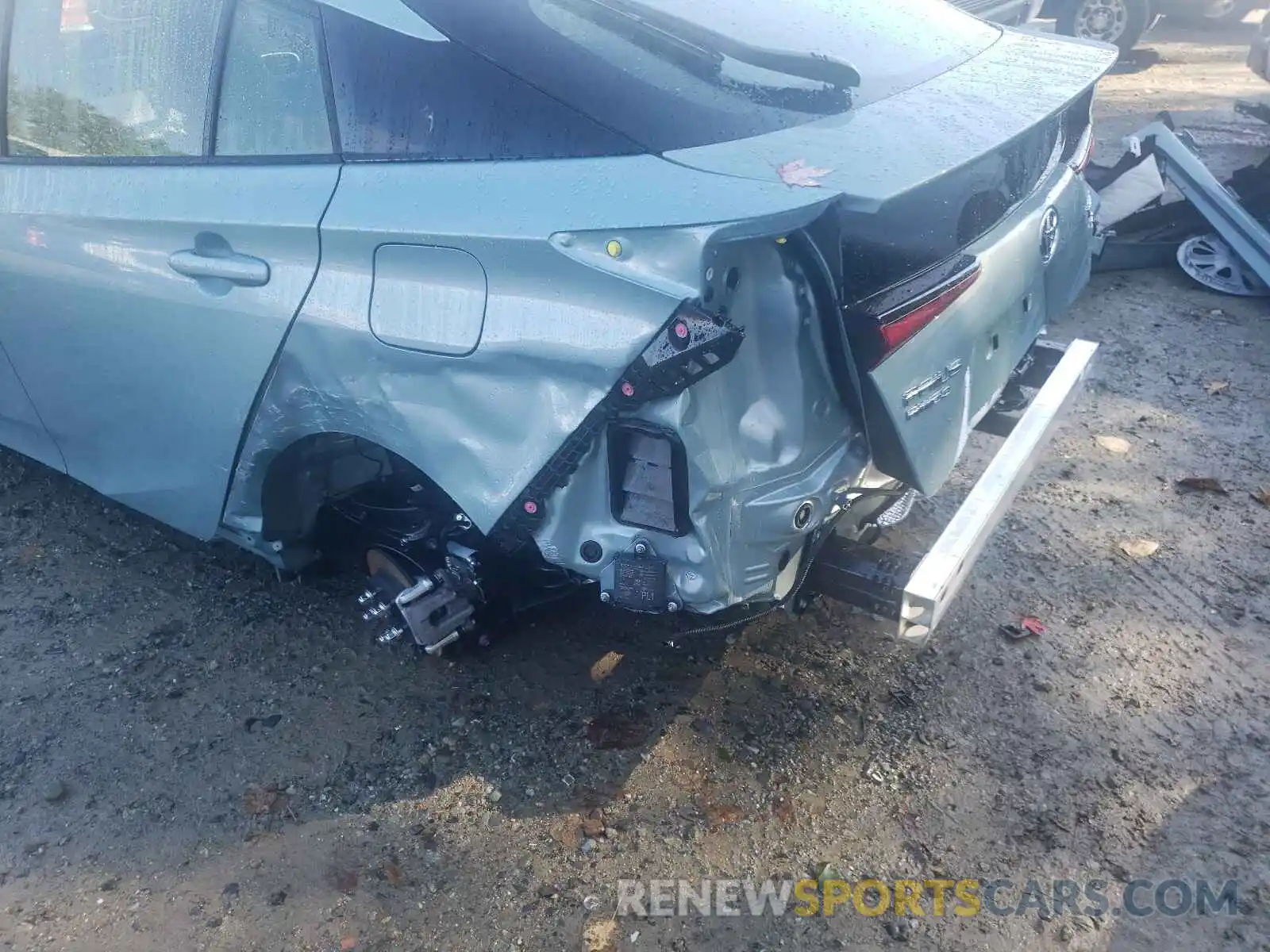 9 Photograph of a damaged car JTDL9MFUXN3031816 TOYOTA PRIUS 2022