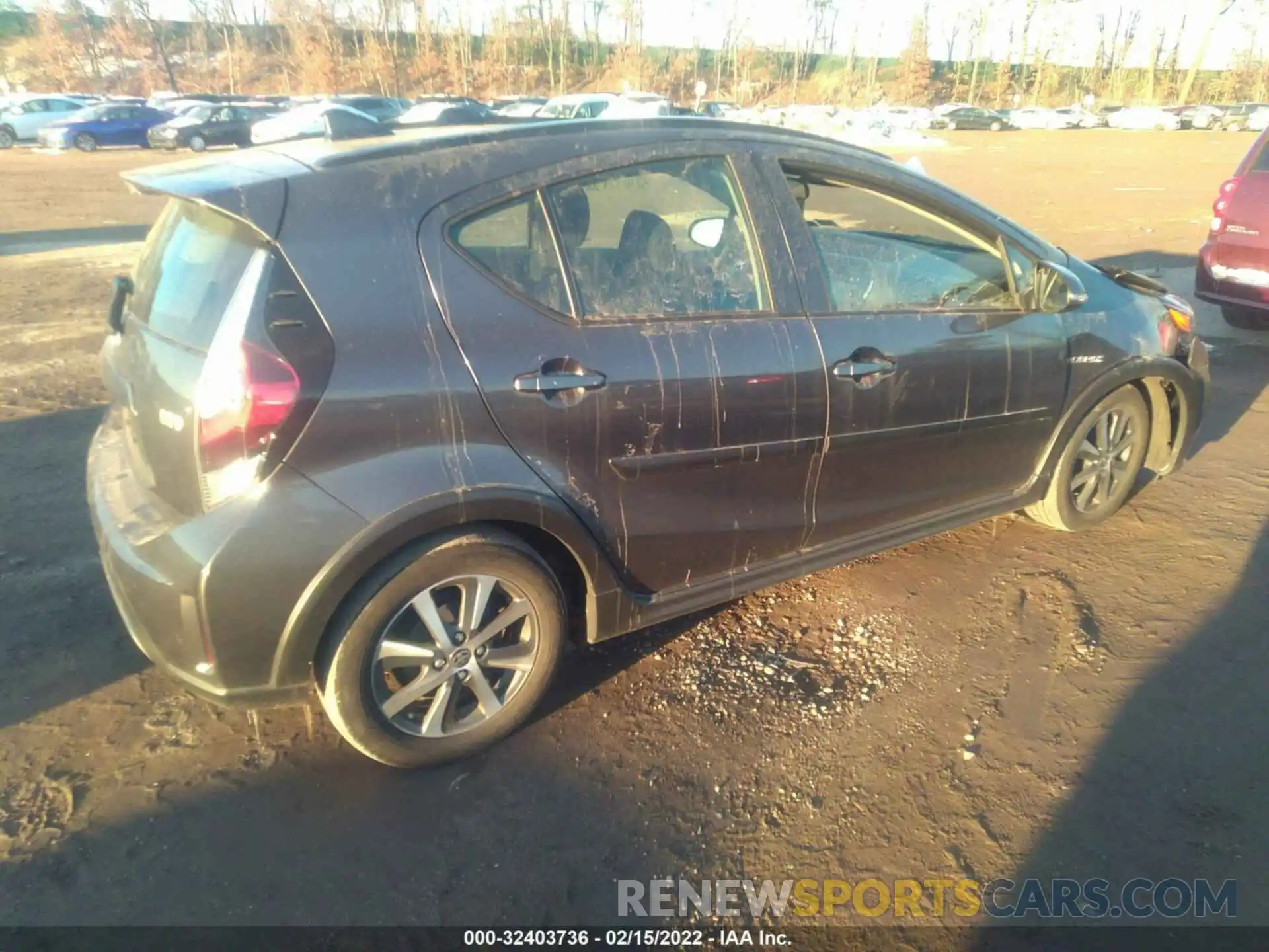 4 Фотография поврежденного автомобиля JTDKDTB33K1623826 TOYOTA PRIUS C 2019