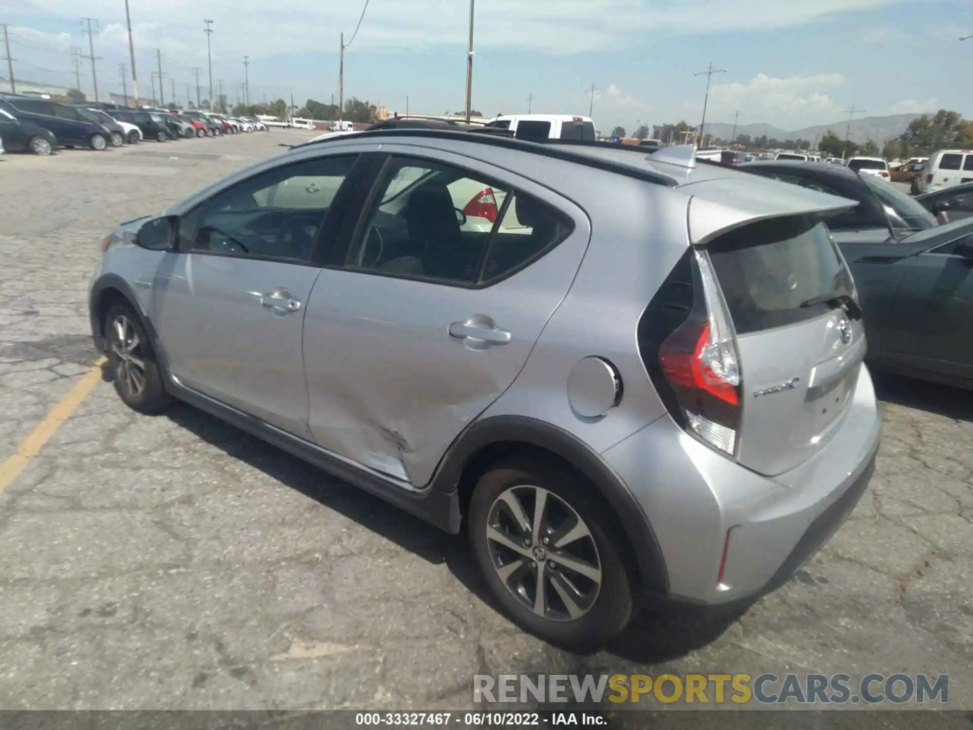 3 Фотография поврежденного автомобиля JTDKDTB34K1626539 TOYOTA PRIUS C 2019