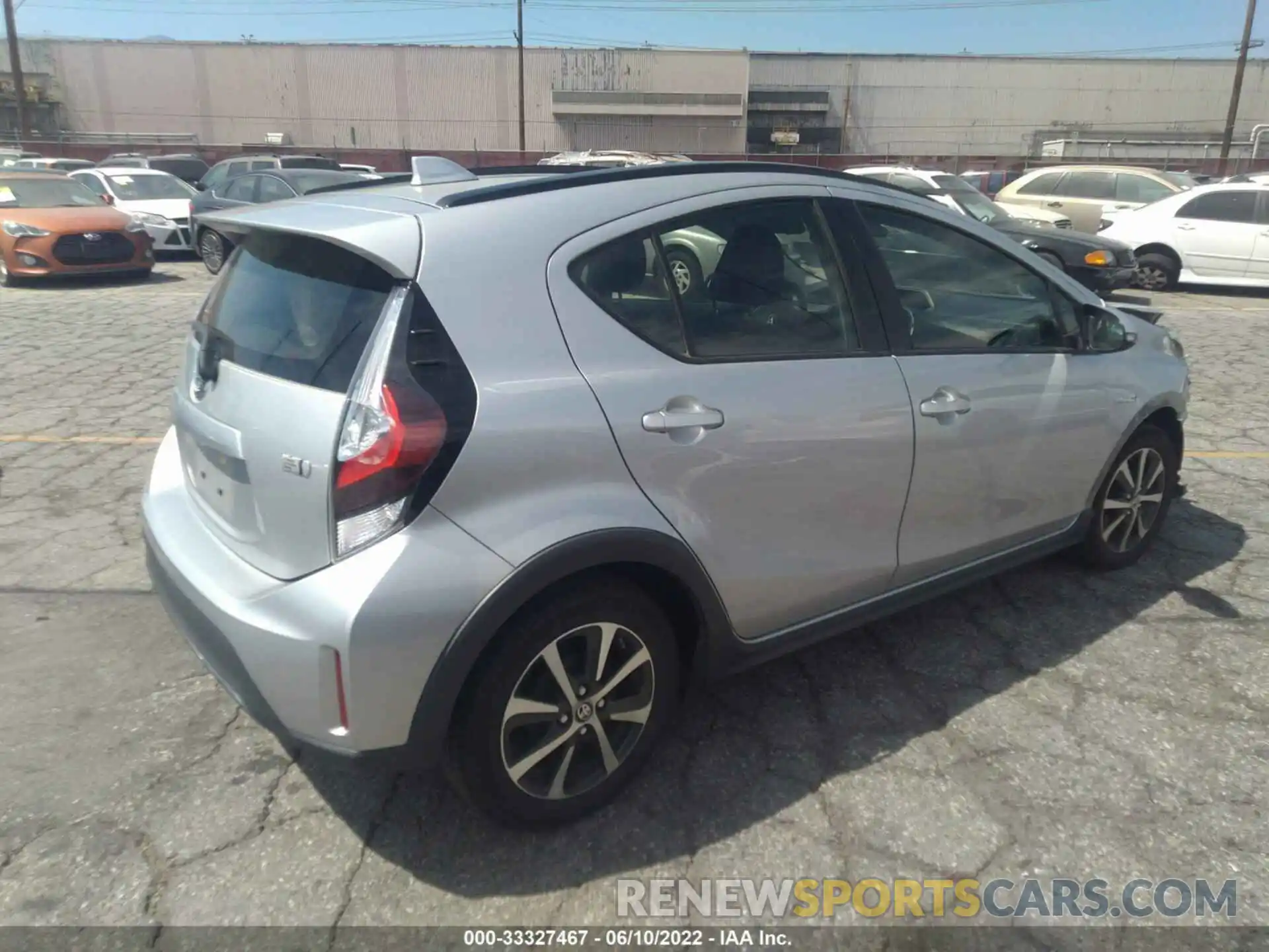 4 Фотография поврежденного автомобиля JTDKDTB34K1626539 TOYOTA PRIUS C 2019