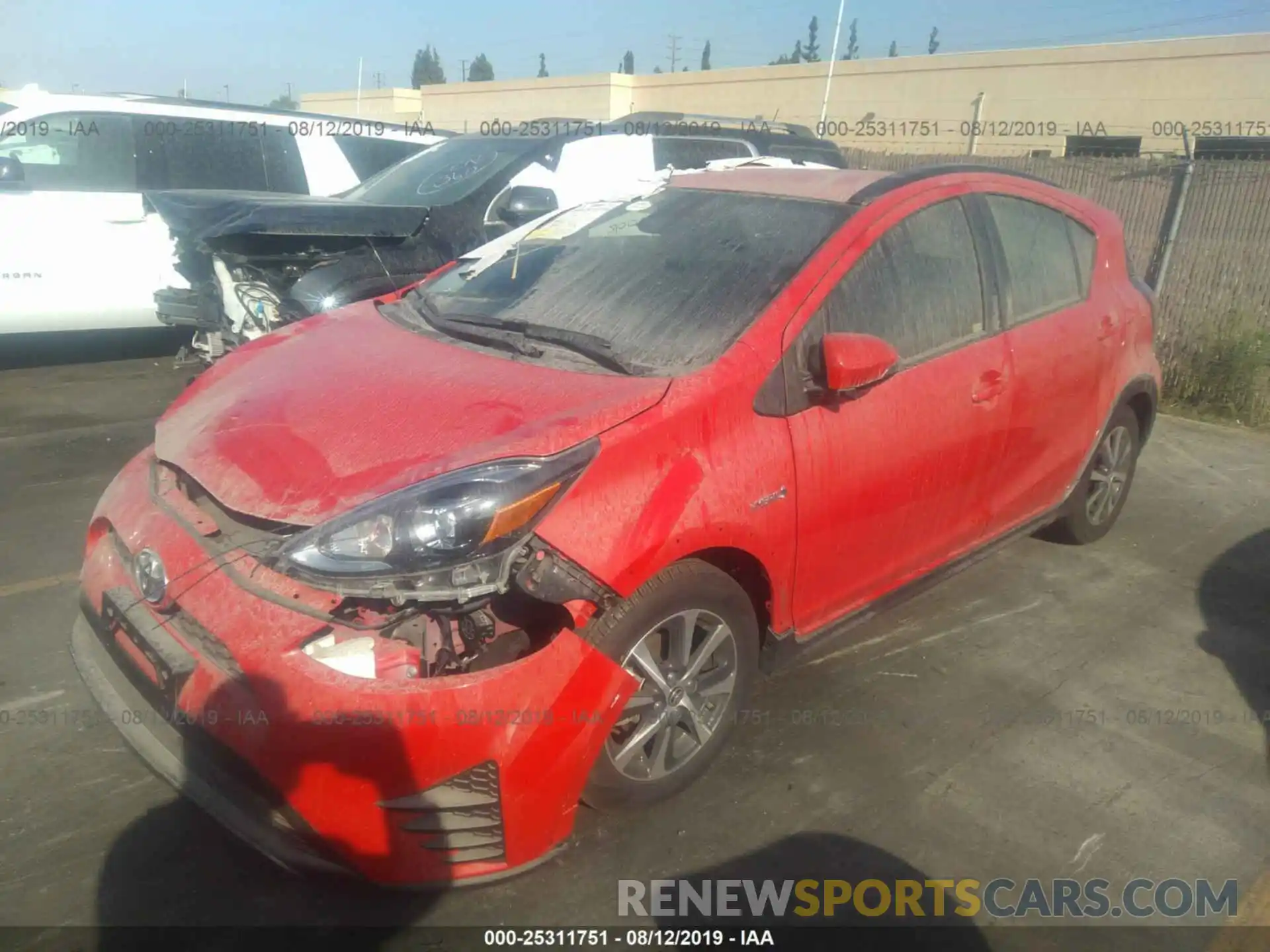 2 Фотография поврежденного автомобиля JTDKDTB35K1620460 TOYOTA PRIUS C 2019