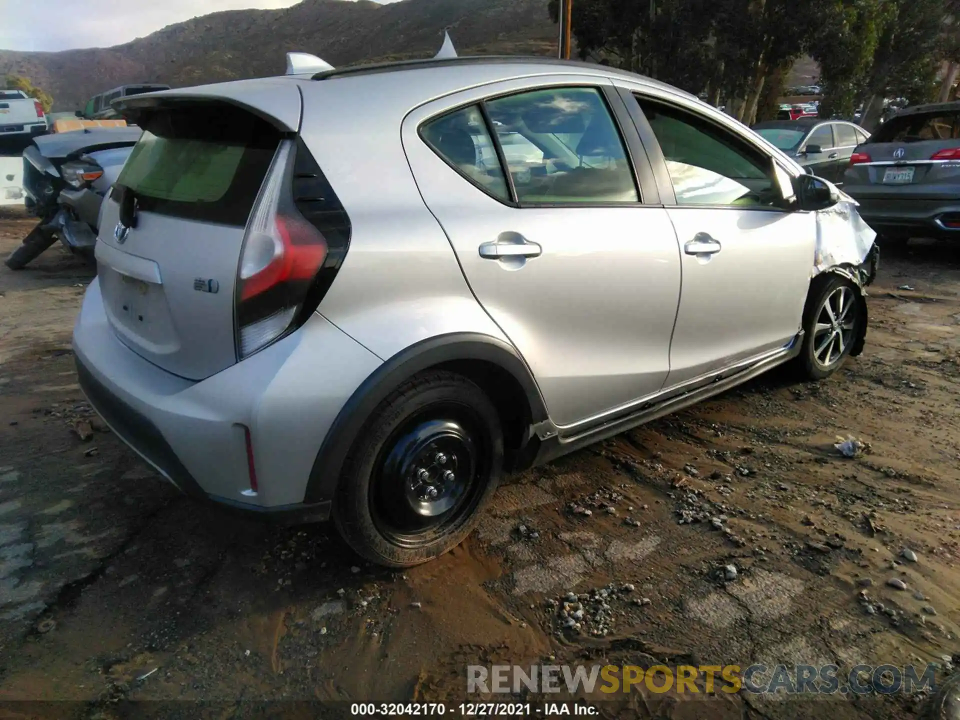 4 Photograph of a damaged car JTDKDTB35K1625089 TOYOTA PRIUS C 2019