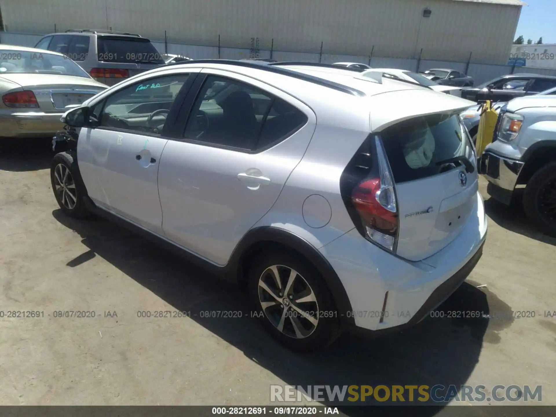 15 Photograph of a damaged car JTDKDTB39K1621031 TOYOTA PRIUS C 2019