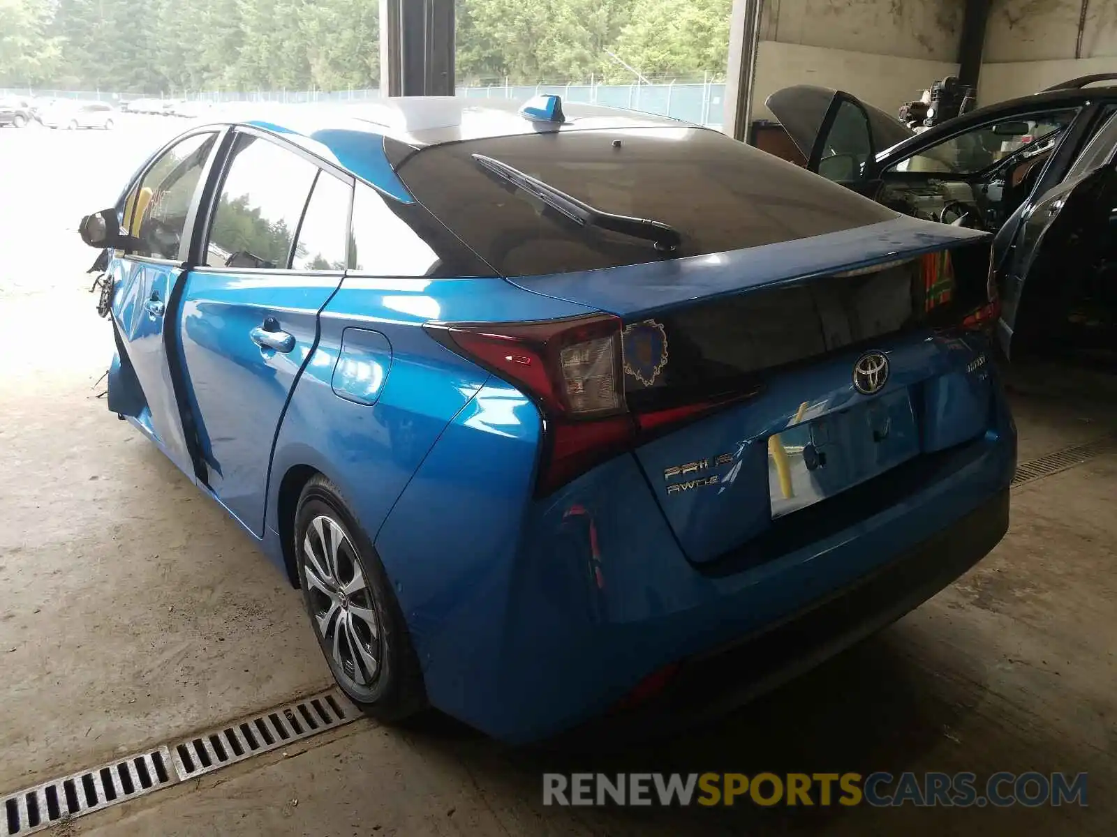 3 Photograph of a damaged car JTDL9RFU0L3016414 TOYOTA PRIUS LE 2020