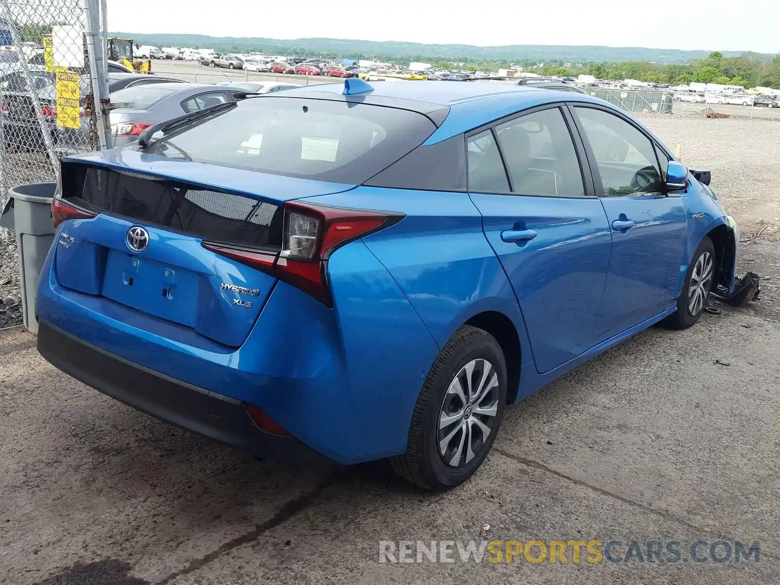 4 Photograph of a damaged car JTDL9RFU4L3017128 TOYOTA PRIUS LE 2020