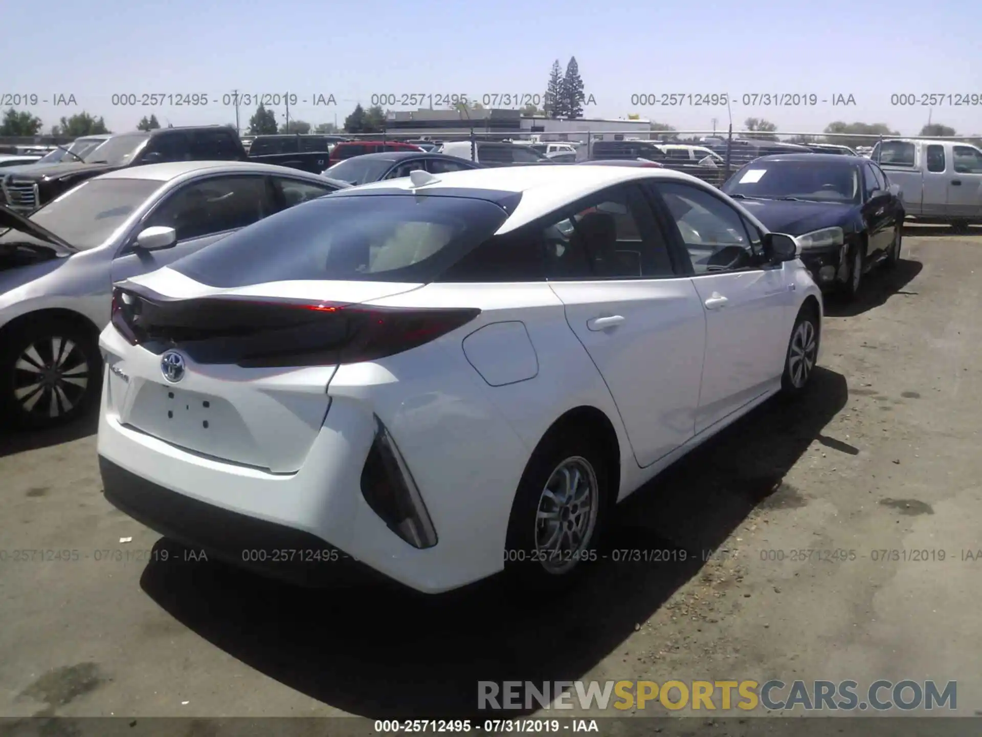 4 Фотография поврежденного автомобиля JTDKARFP0K3118632 TOYOTA PRIUS PRIME 2019