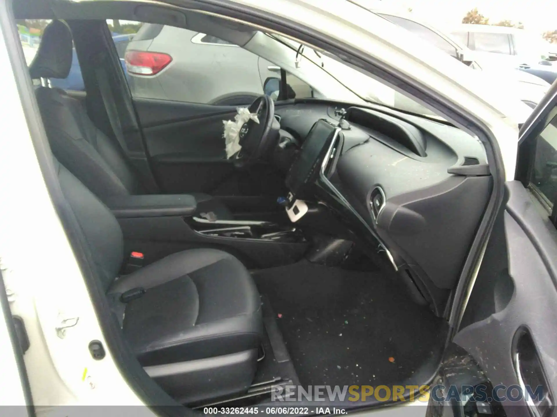 5 Photograph of a damaged car JTDKARFP0K3118937 TOYOTA PRIUS PRIME 2019