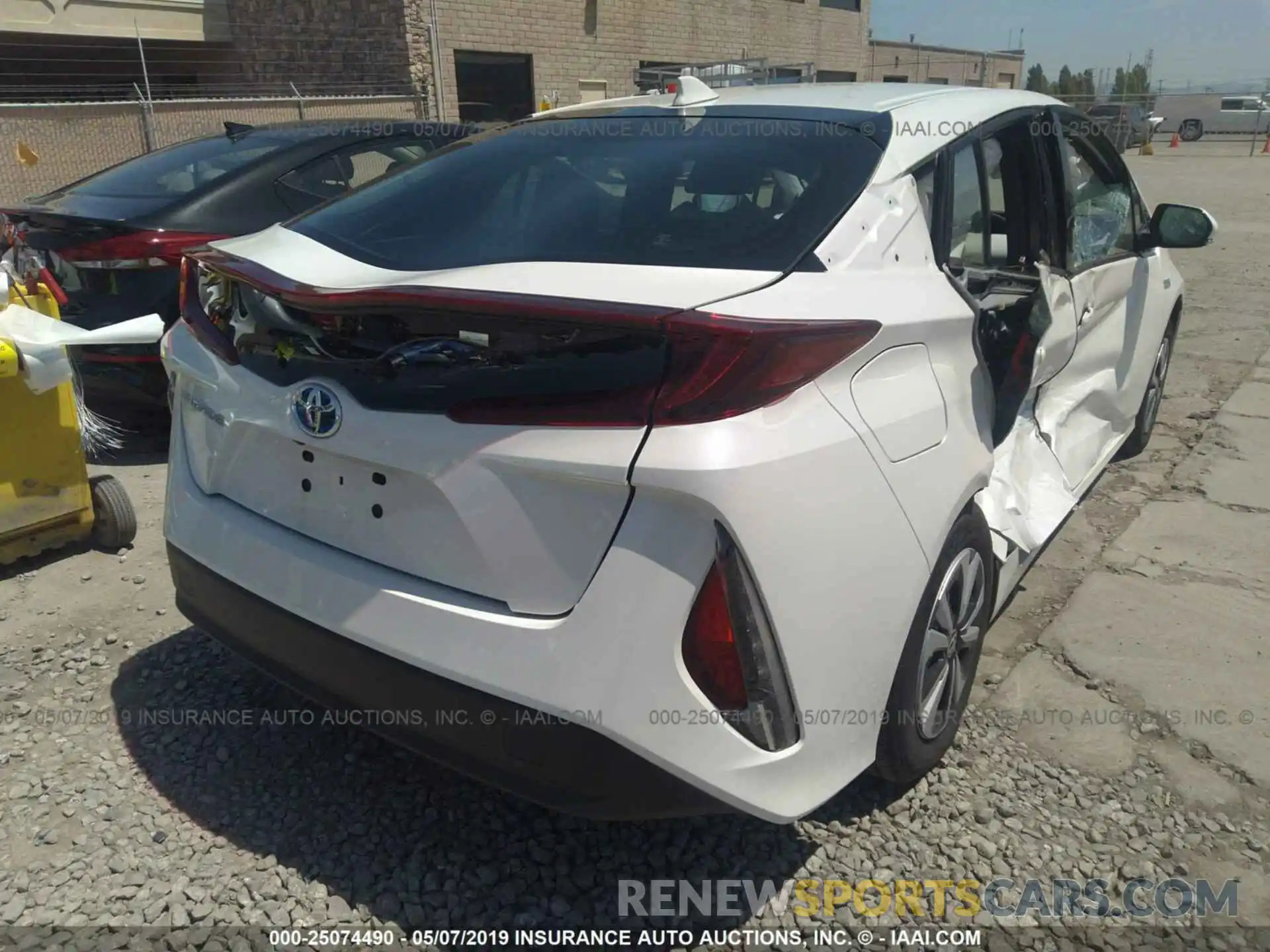 4 Фотография поврежденного автомобиля JTDKARFP1K3109373 TOYOTA PRIUS PRIME 2019